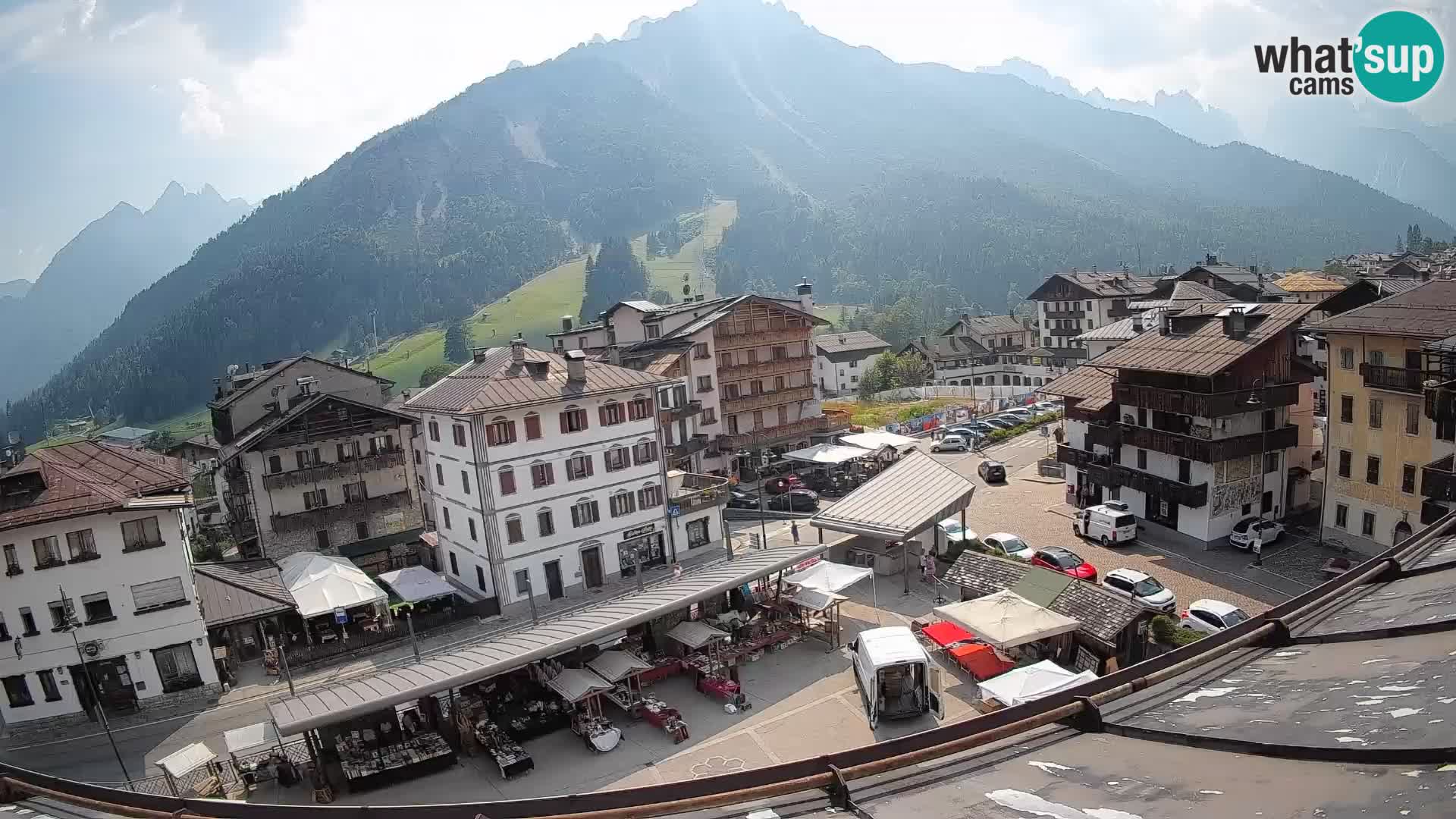Piazza centrale di Forni di Sopra