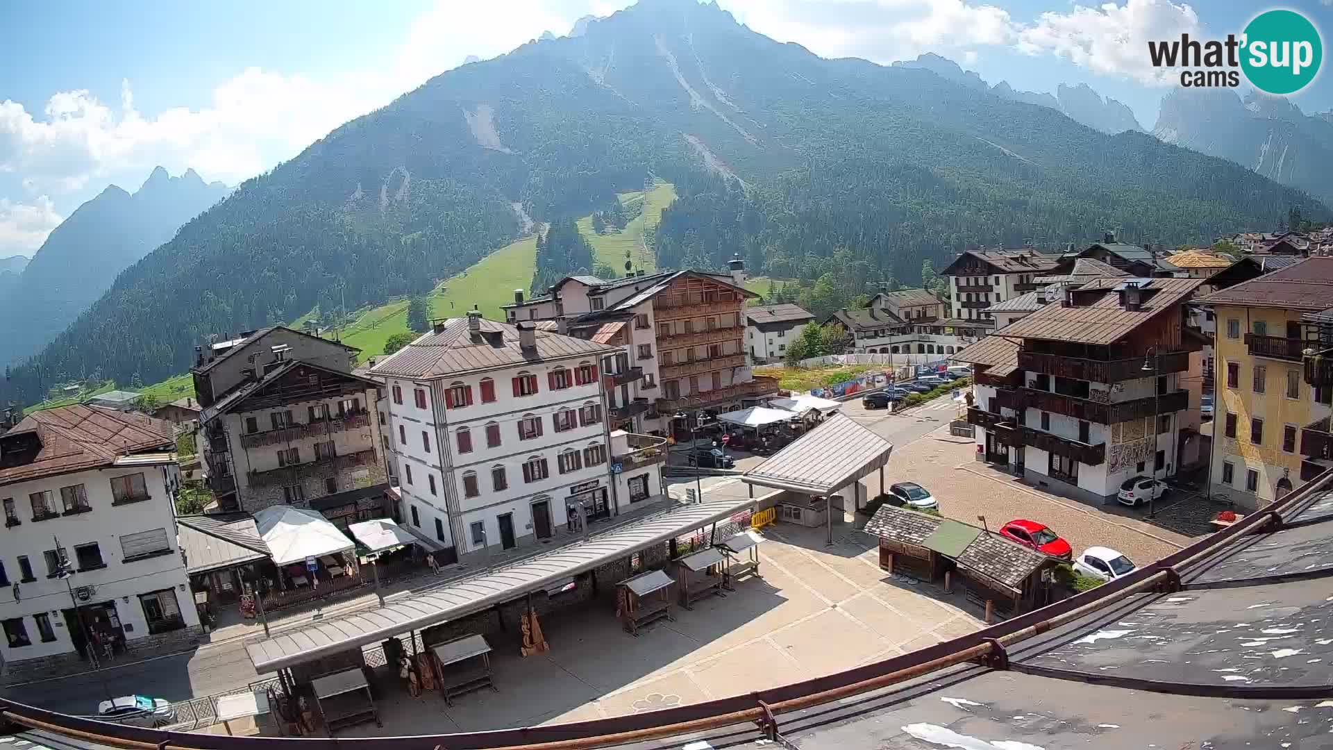 Piazza centrale di Forni di Sopra
