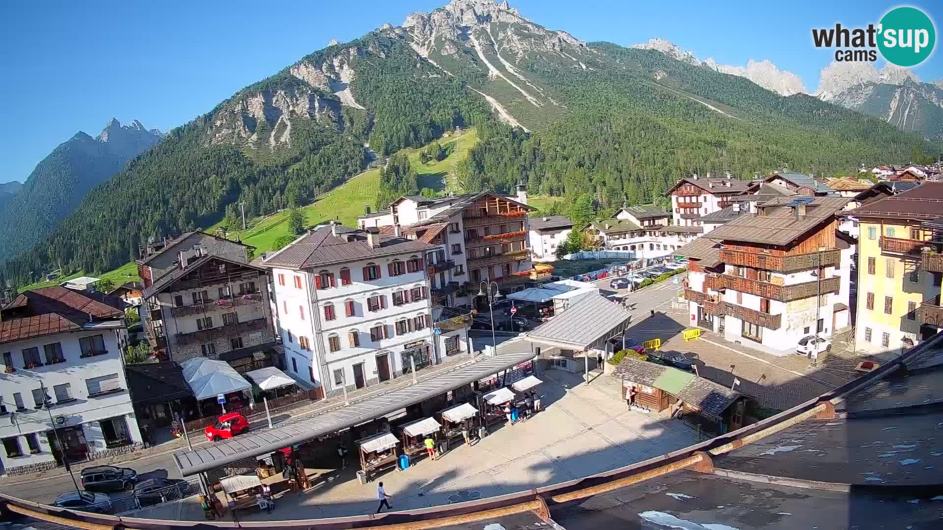 Piazza centrale di Forni di Sopra