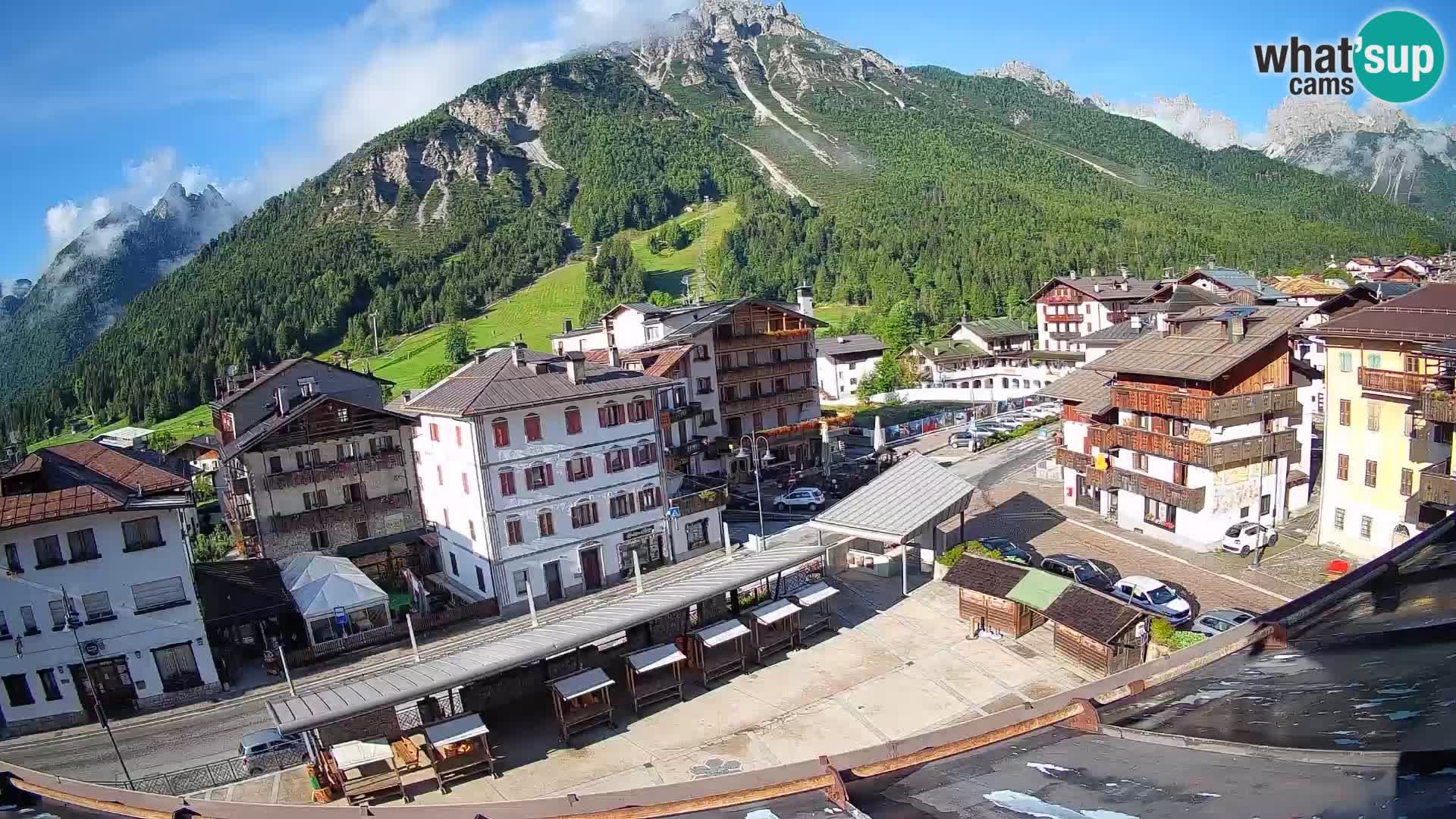 Plaza principal de Forni di Sopra
