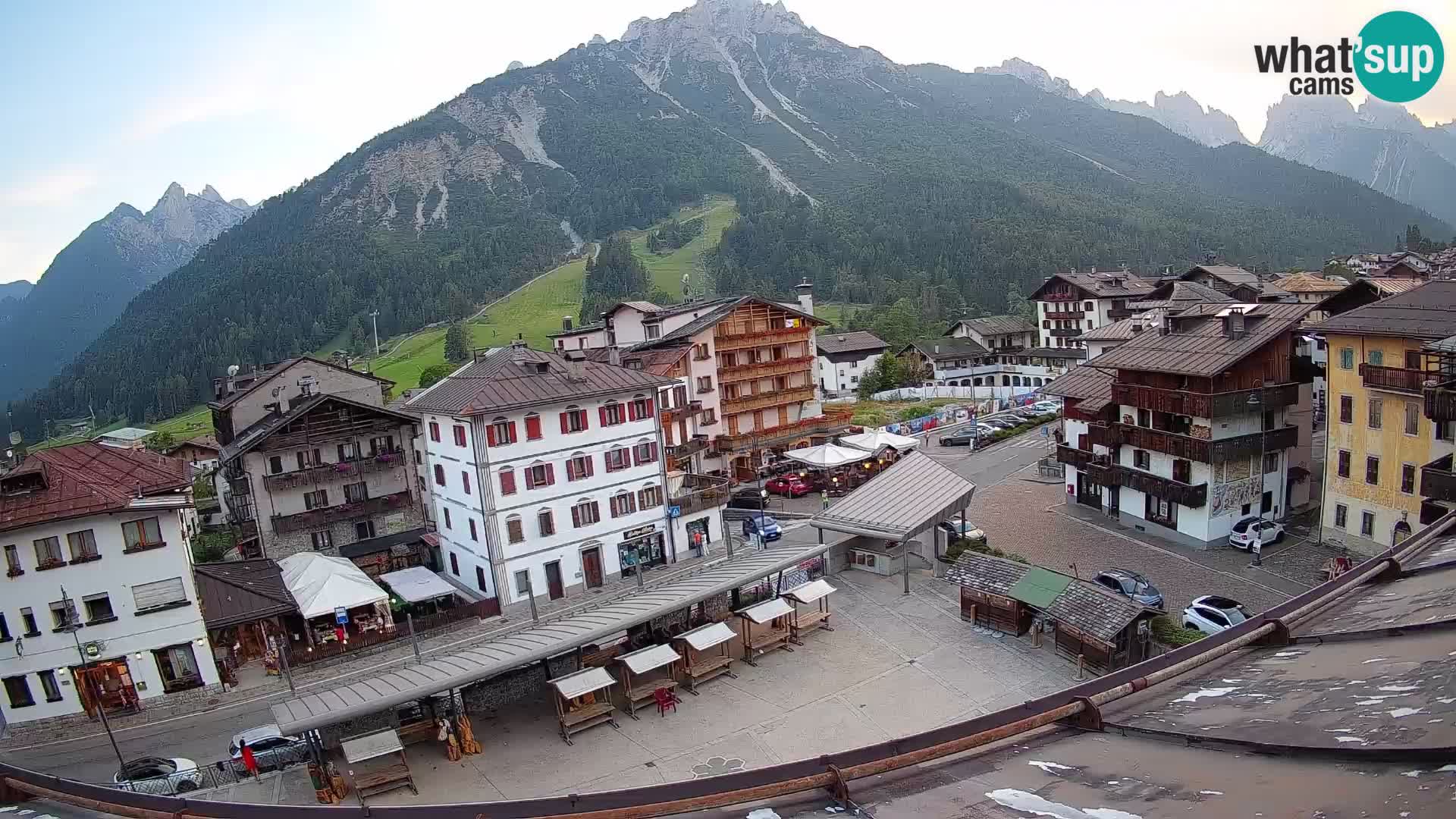 Plaza principal de Forni di Sopra