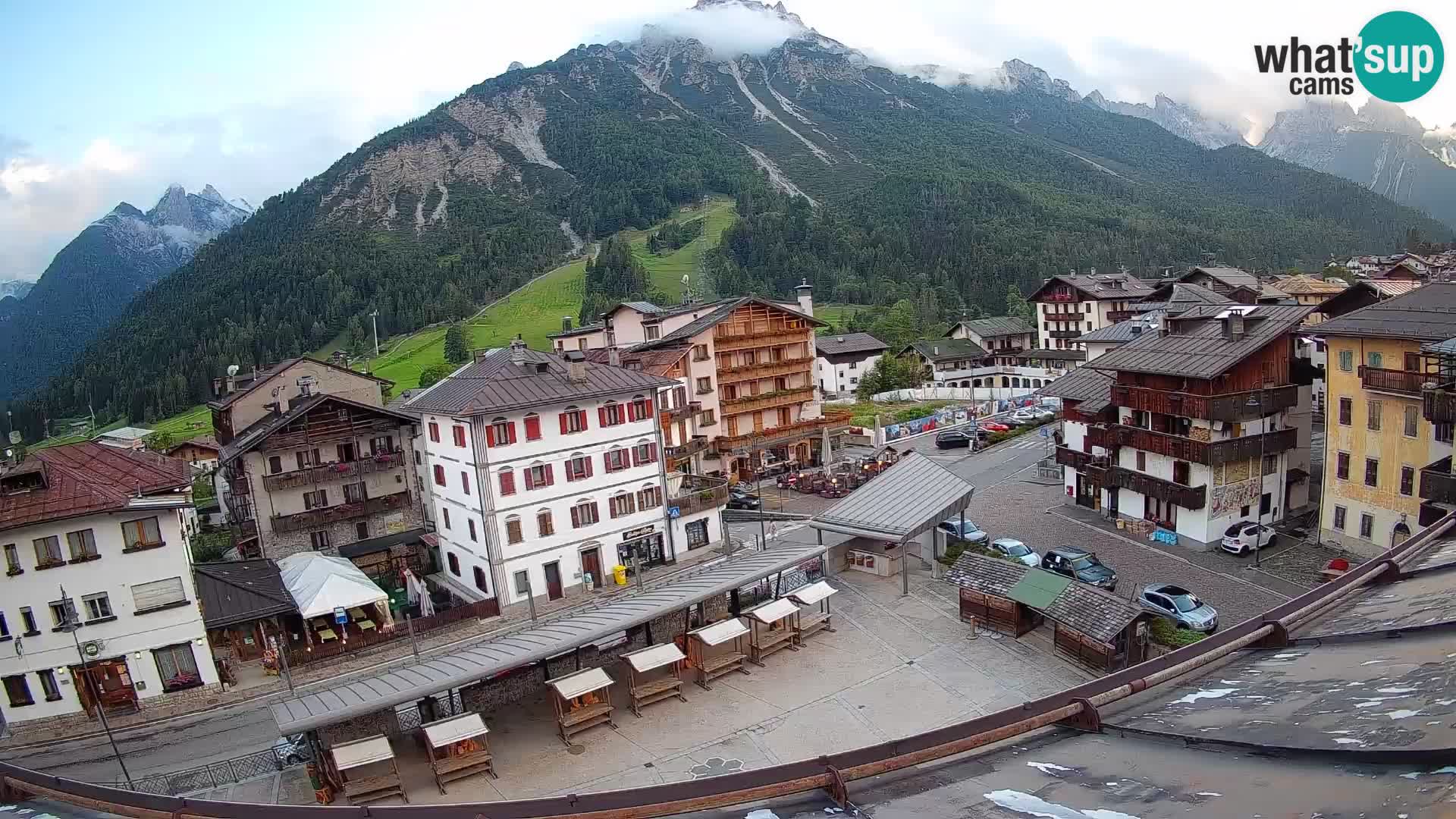Plaza principal de Forni di Sopra