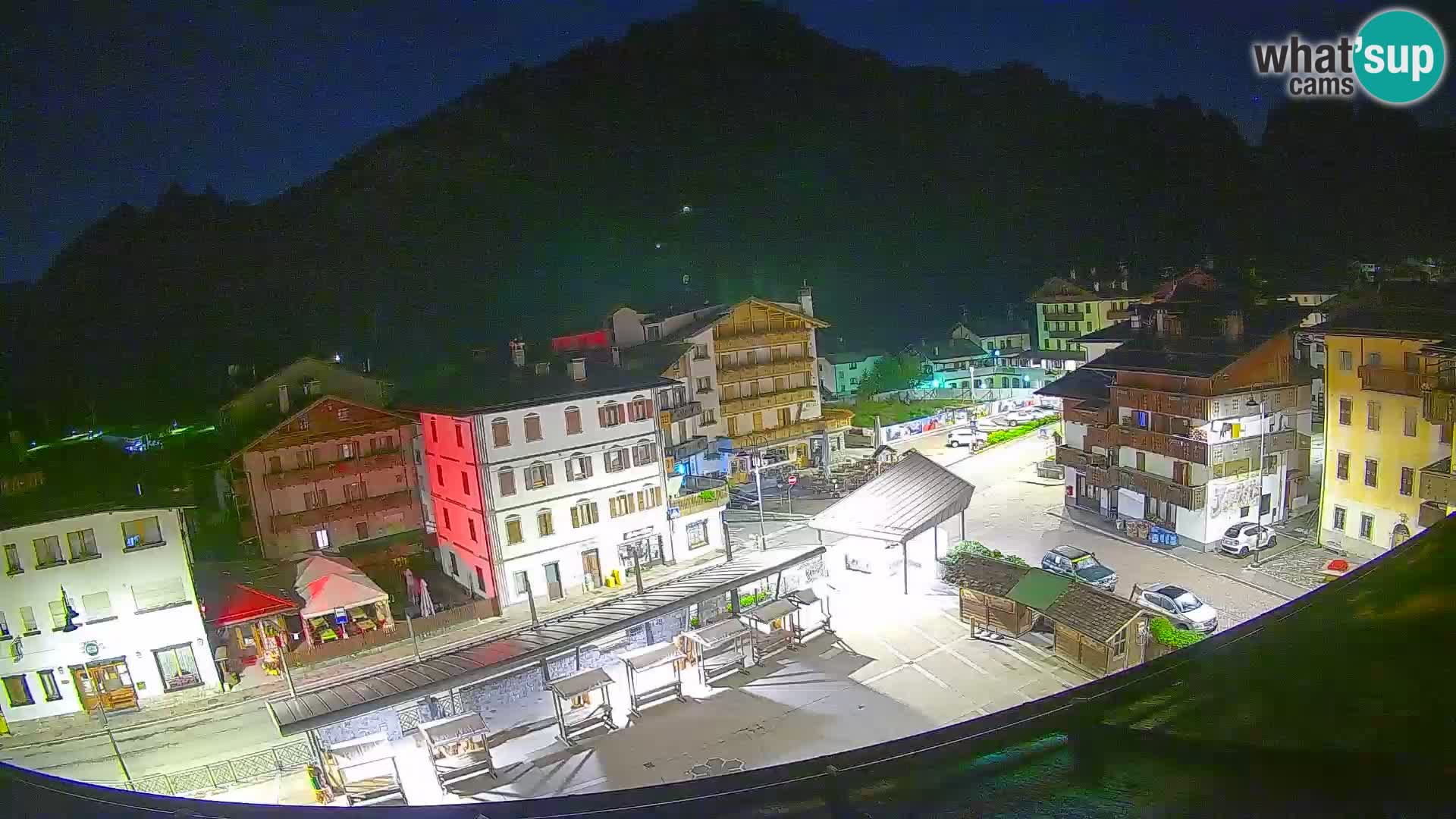 Piazza centrale di Forni di Sopra