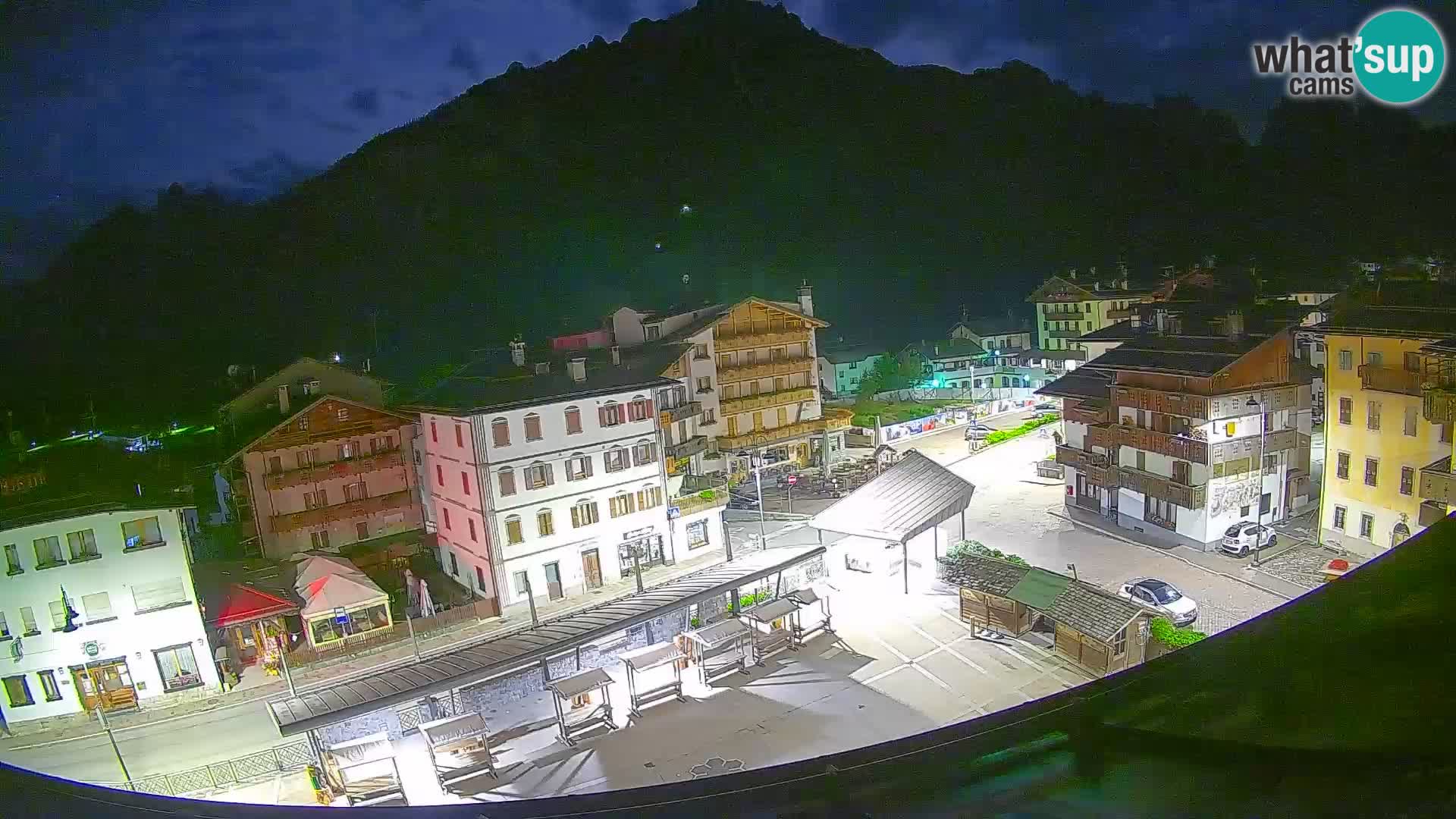 Plaza principal de Forni di Sopra