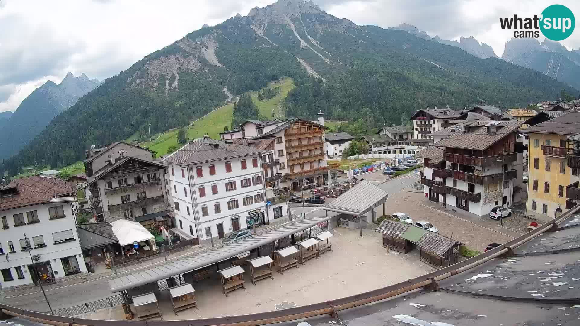 Piazza centrale di Forni di Sopra
