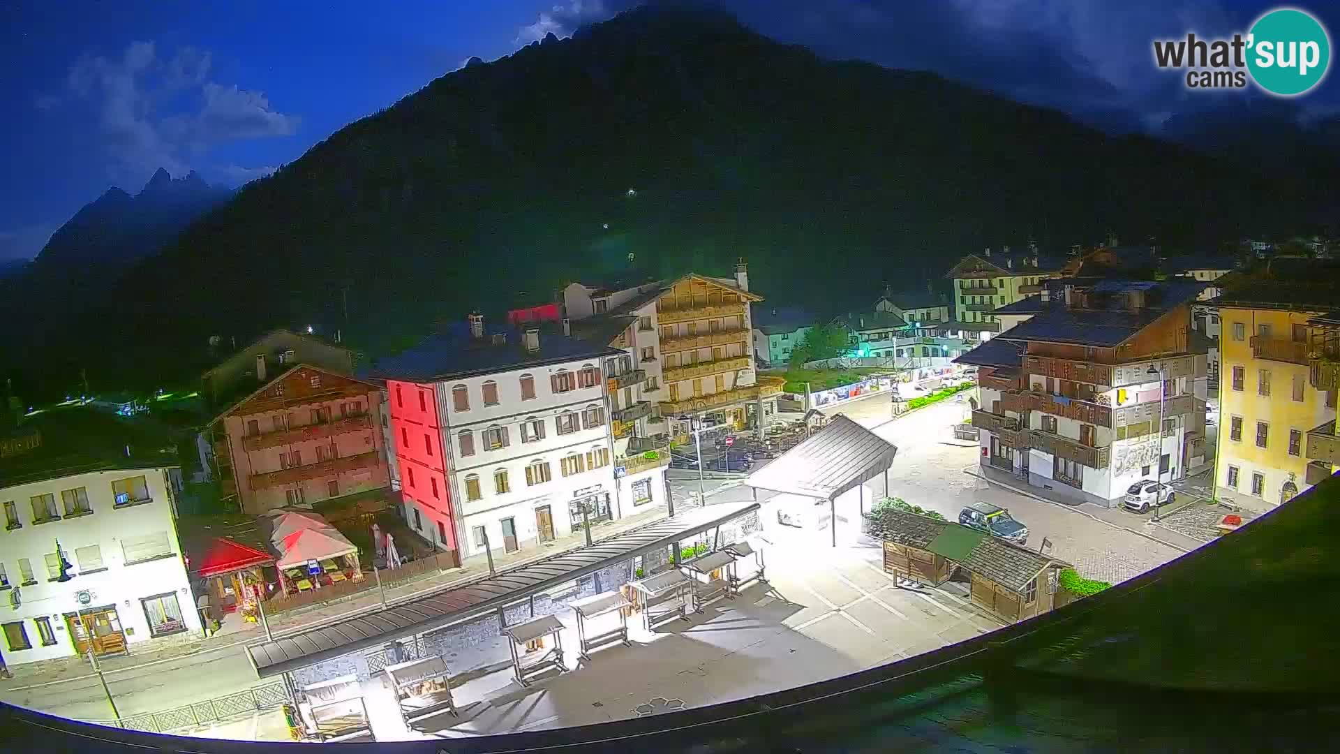 Plaza principal de Forni di Sopra