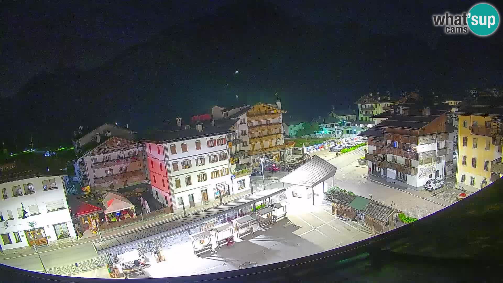 Plaza principal de Forni di Sopra