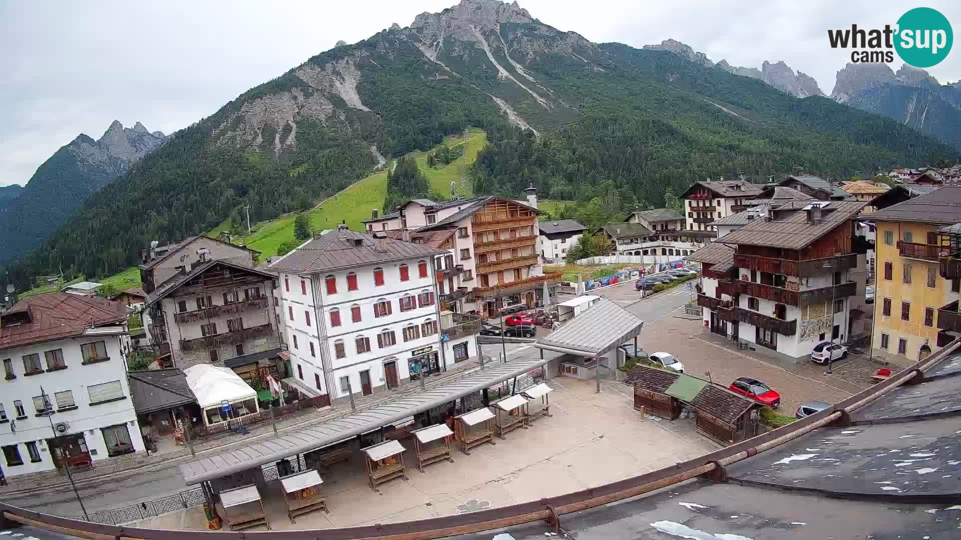 Plaza principal de Forni di Sopra