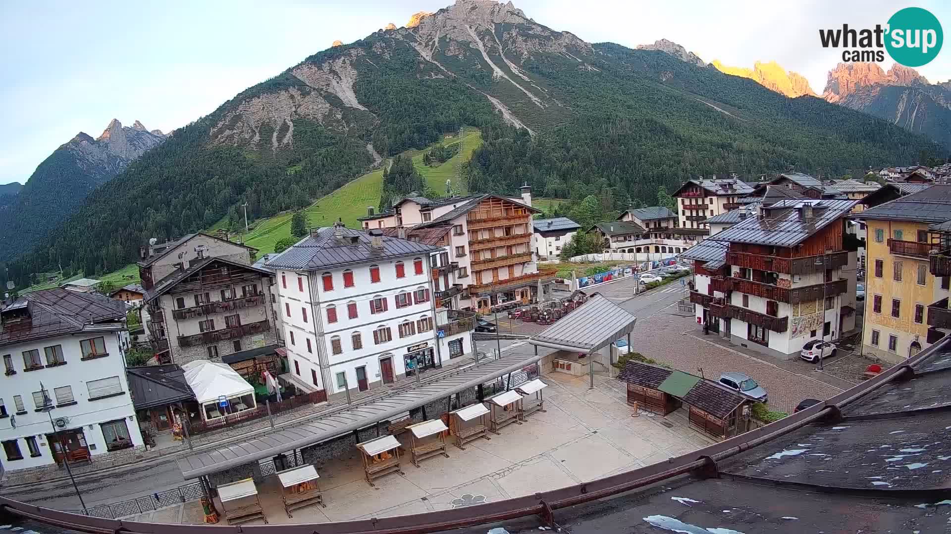 Plaza principal de Forni di Sopra