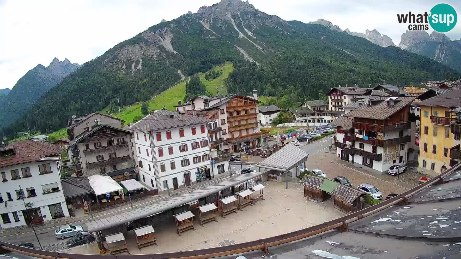 Piazza centrale di Forni di Sopra