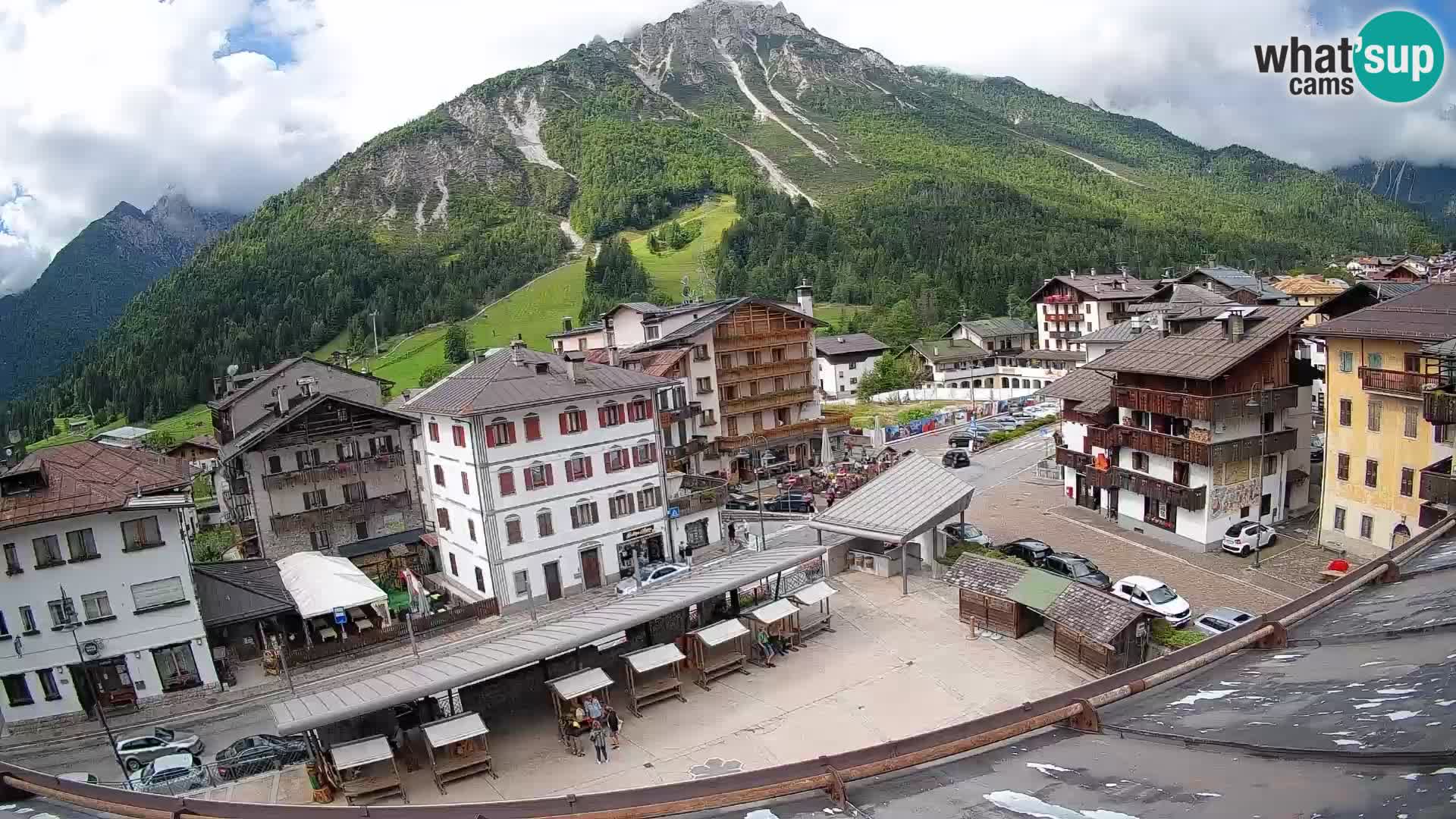 Plaza principal de Forni di Sopra