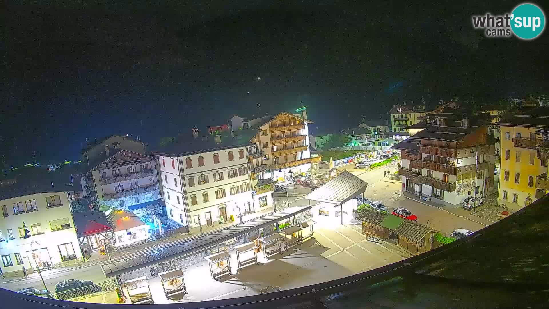 Piazza centrale di Forni di Sopra