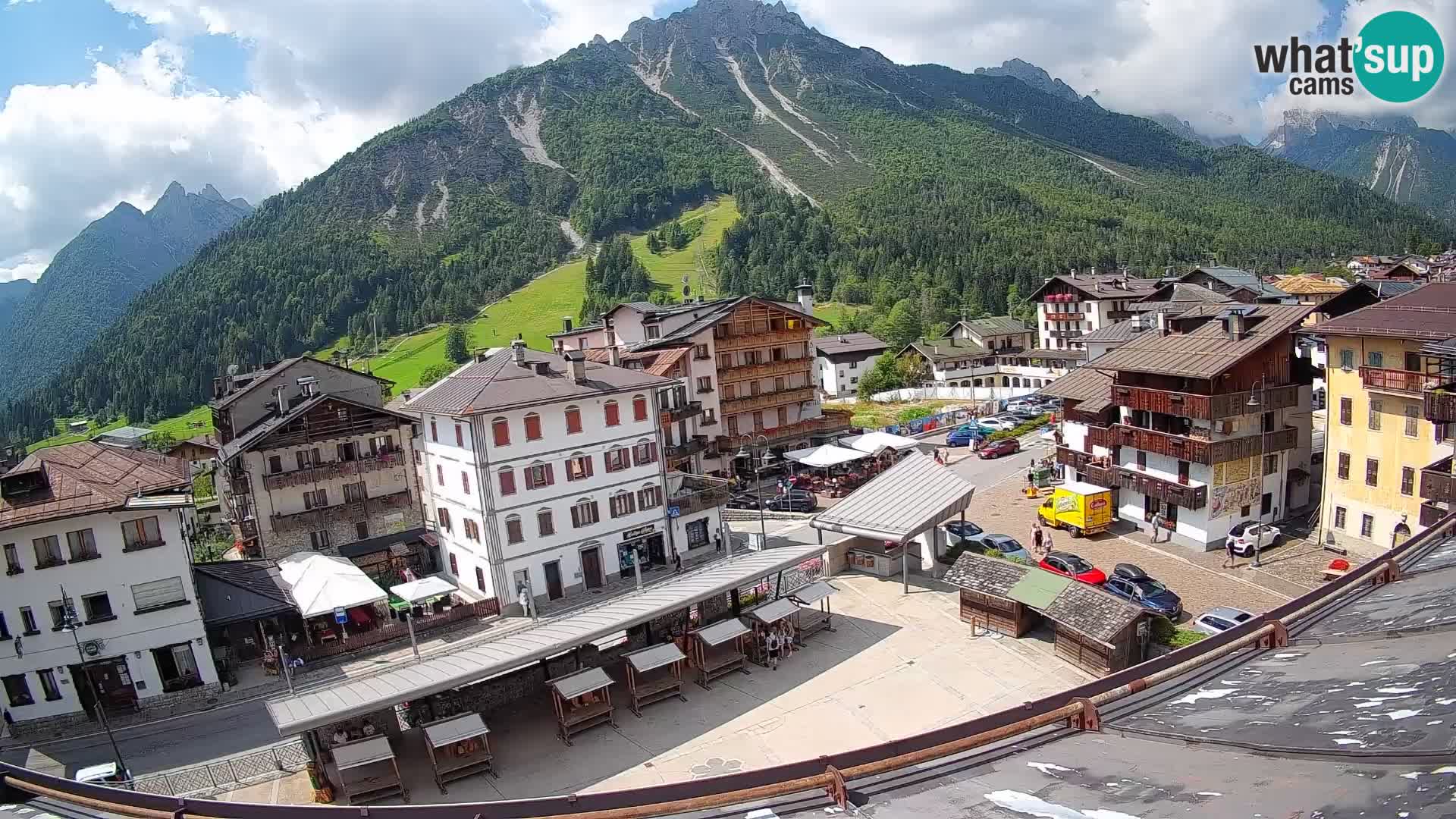 Hauptplatz von Forni di Sopra