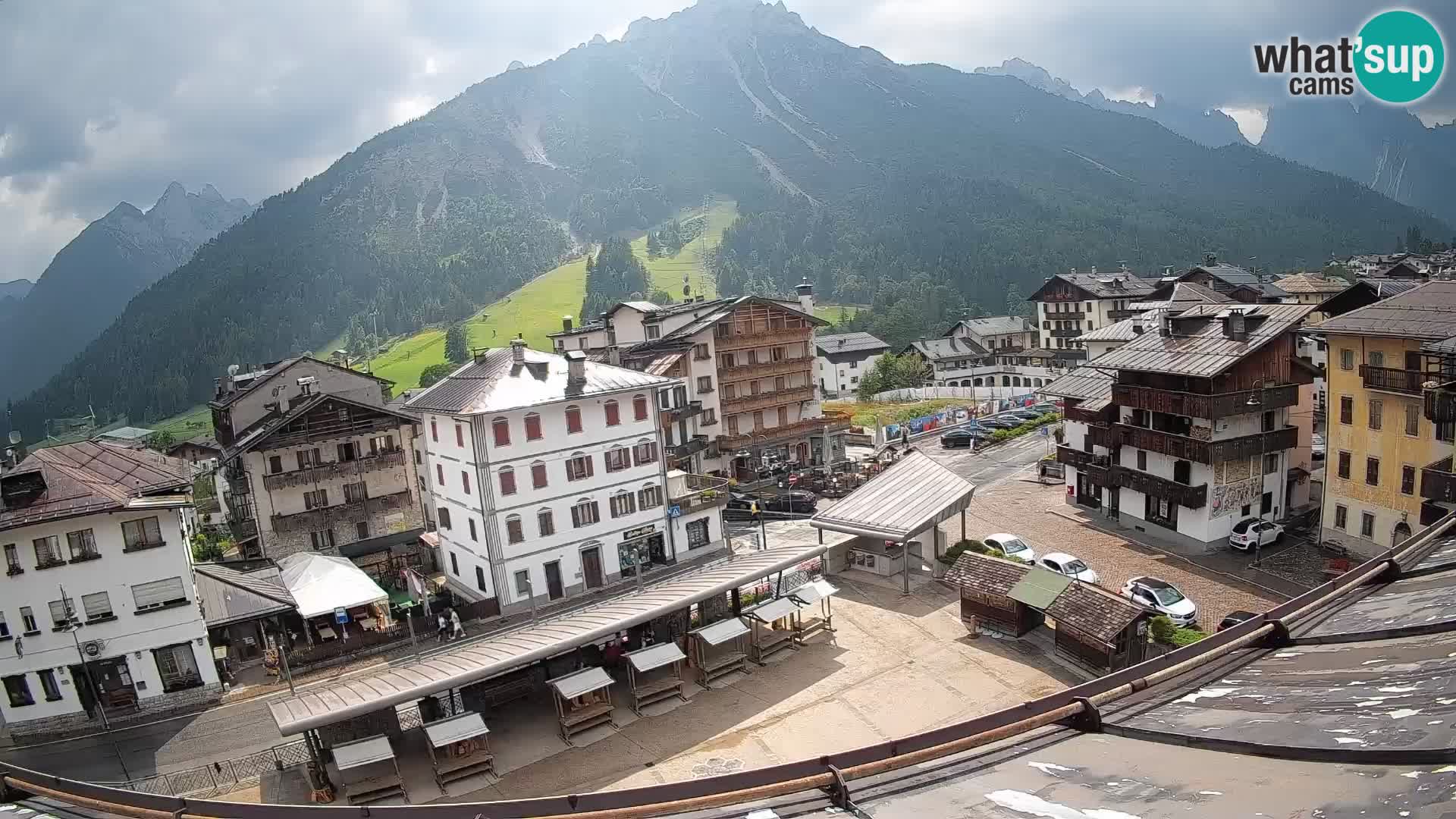 Piazza centrale di Forni di Sopra