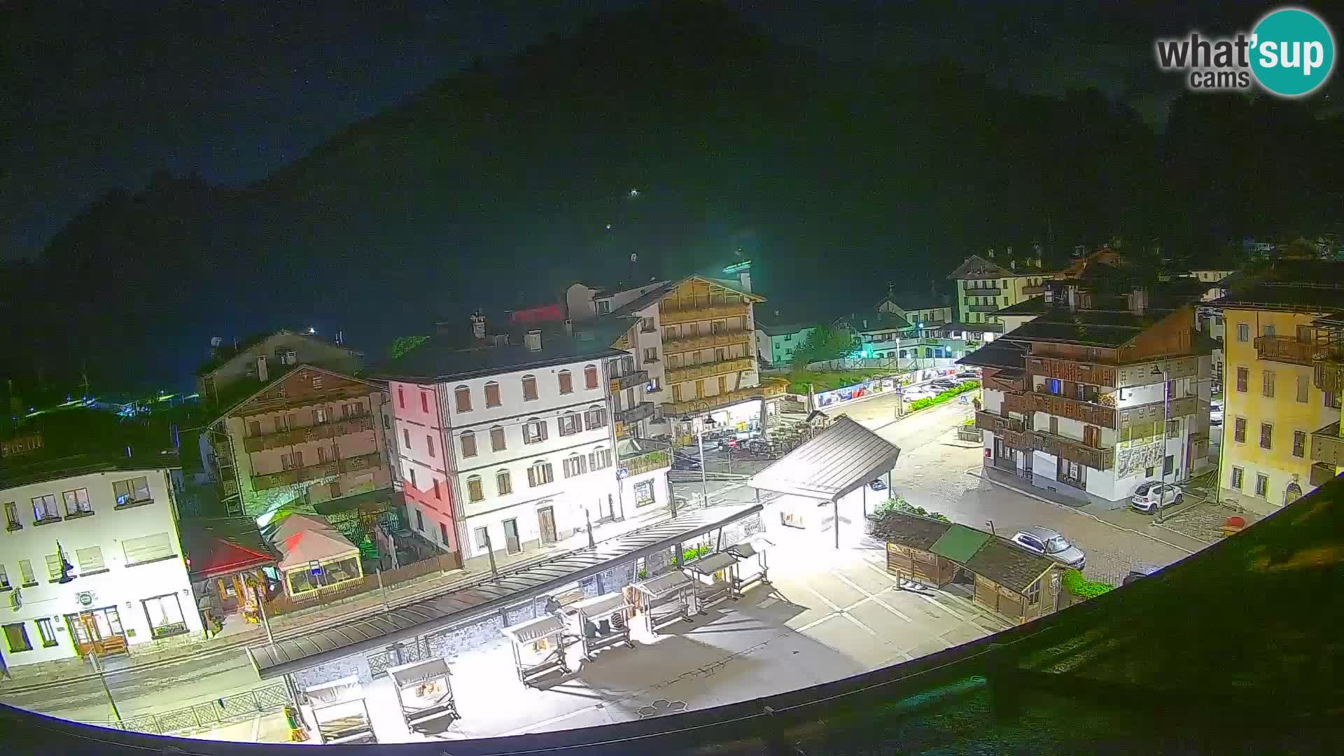 Piazza centrale di Forni di Sopra