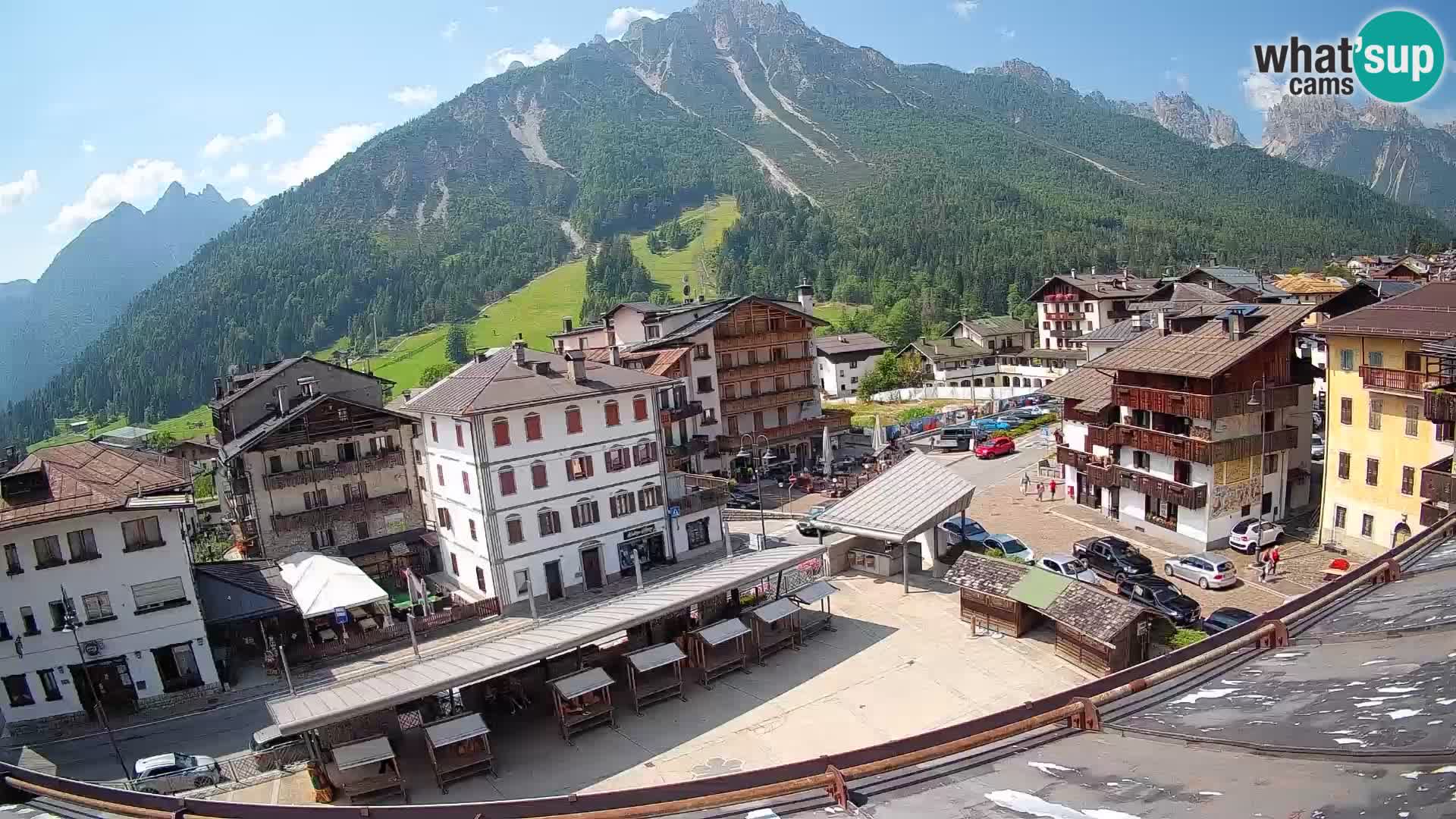 Hauptplatz von Forni di Sopra
