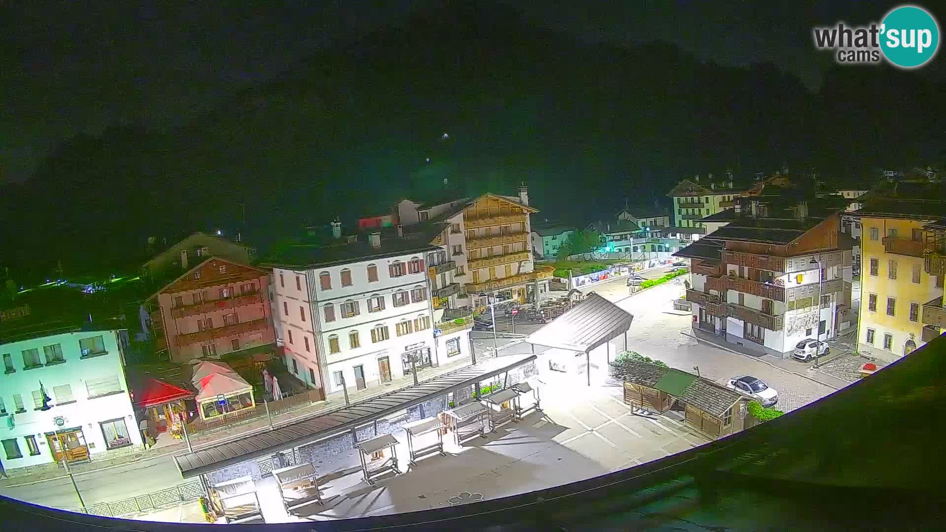 Piazza centrale di Forni di Sopra