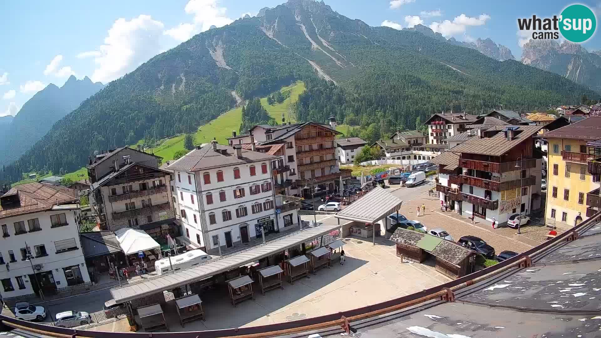 Hauptplatz von Forni di Sopra