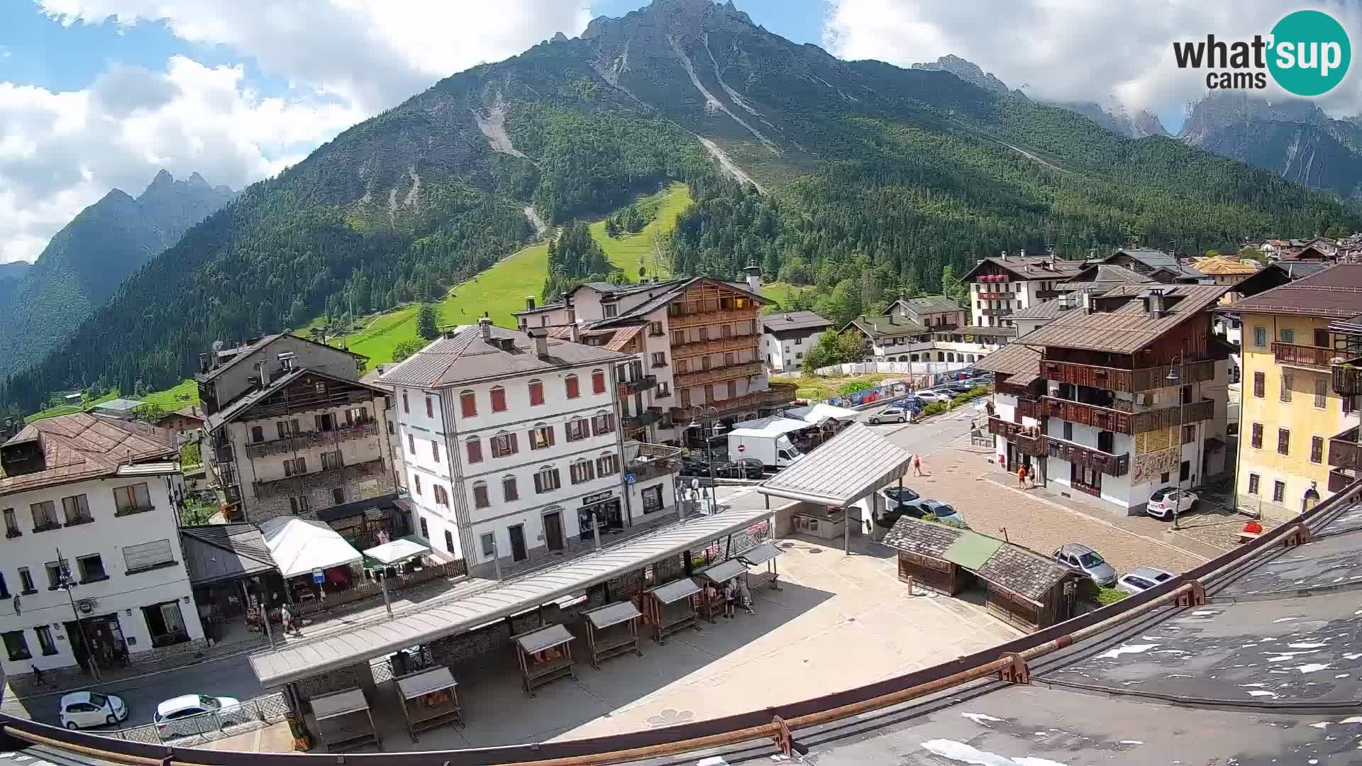 Hauptplatz von Forni di Sopra