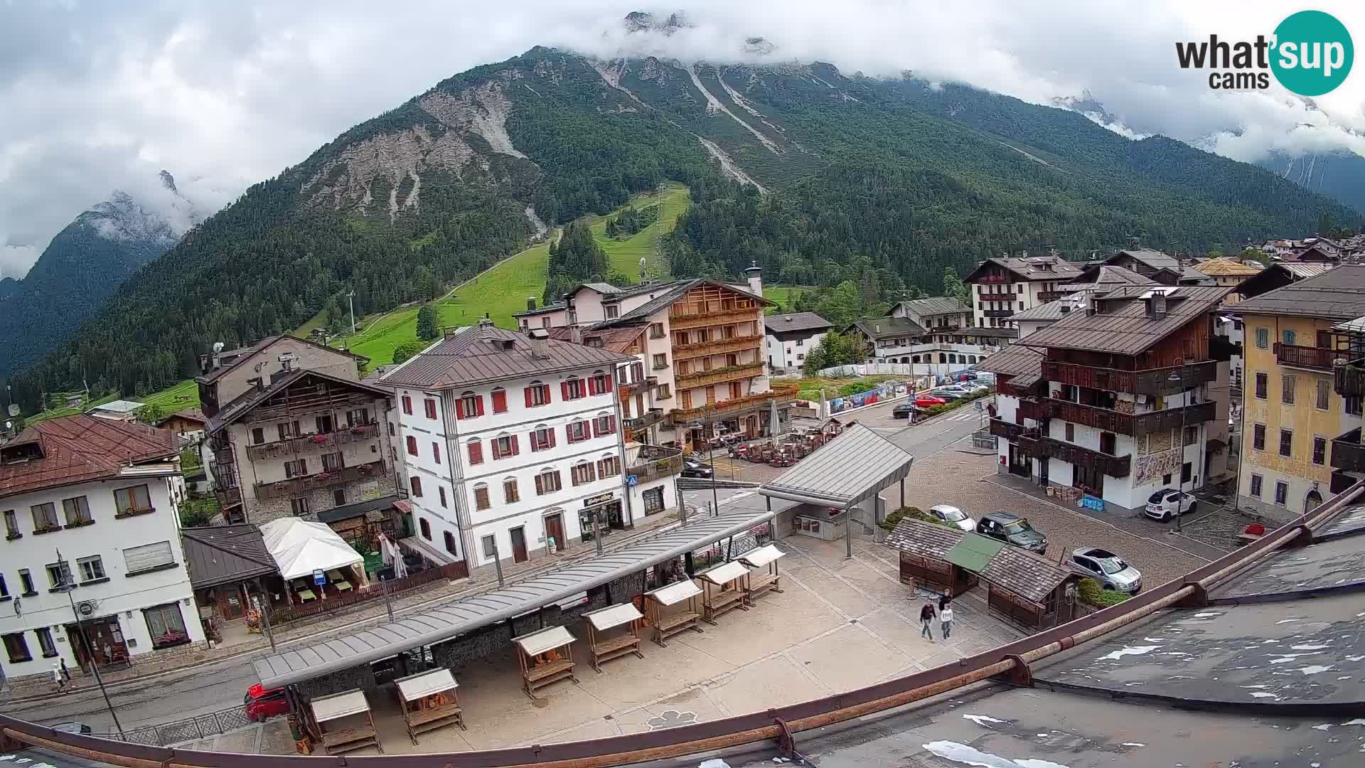 Plaza principal de Forni di Sopra