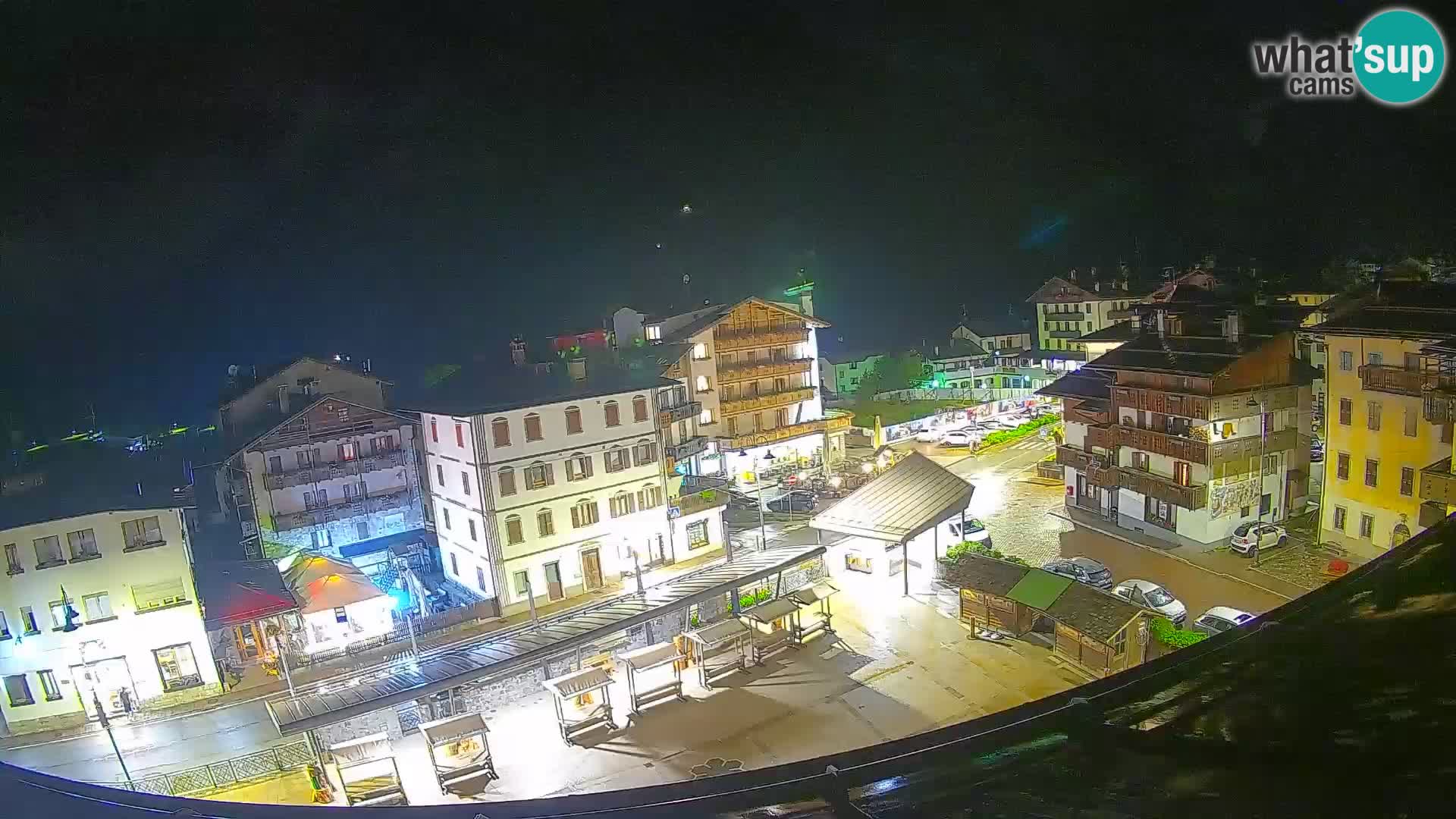 Piazza centrale di Forni di Sopra
