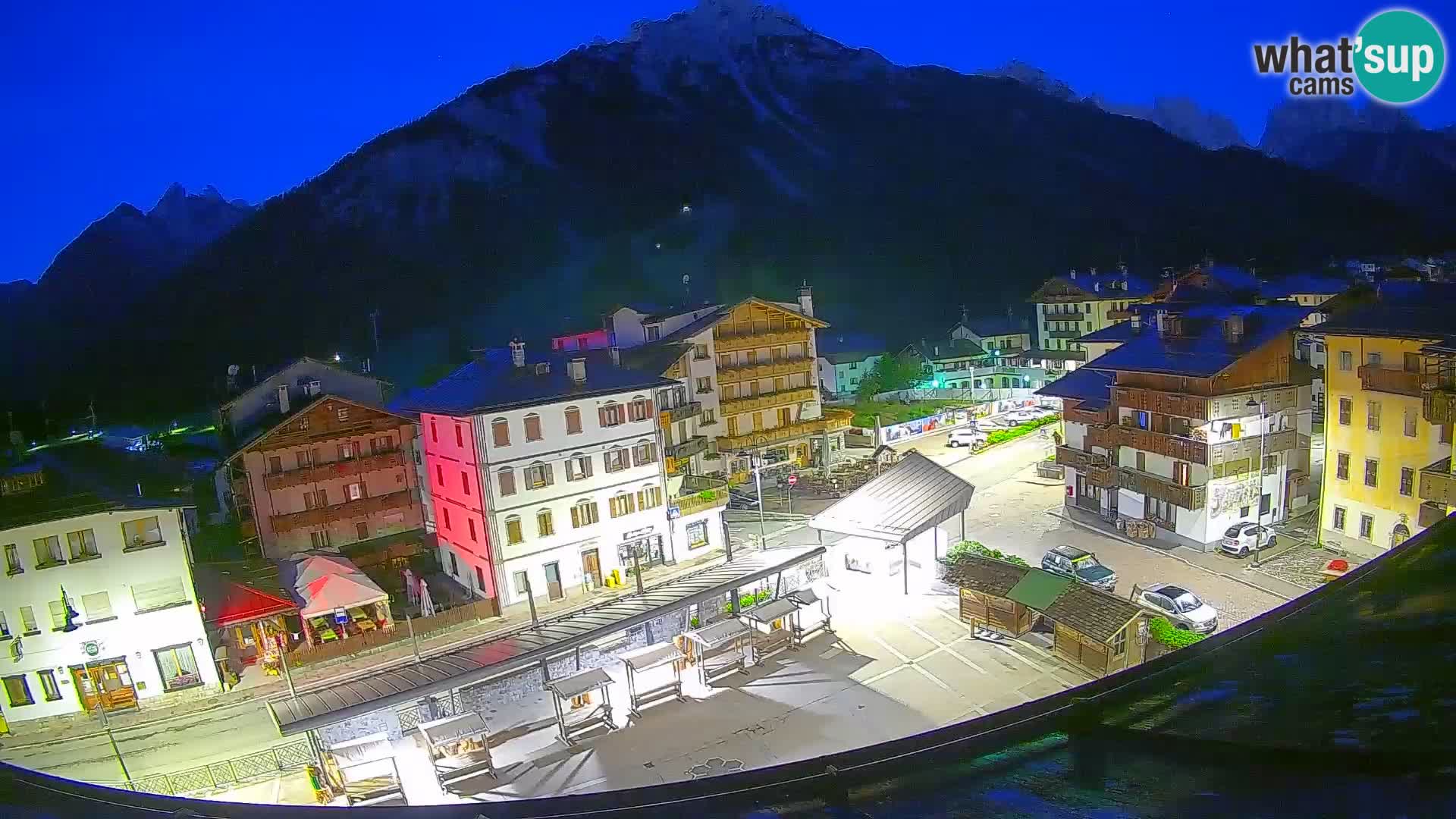 Piazza centrale di Forni di Sopra