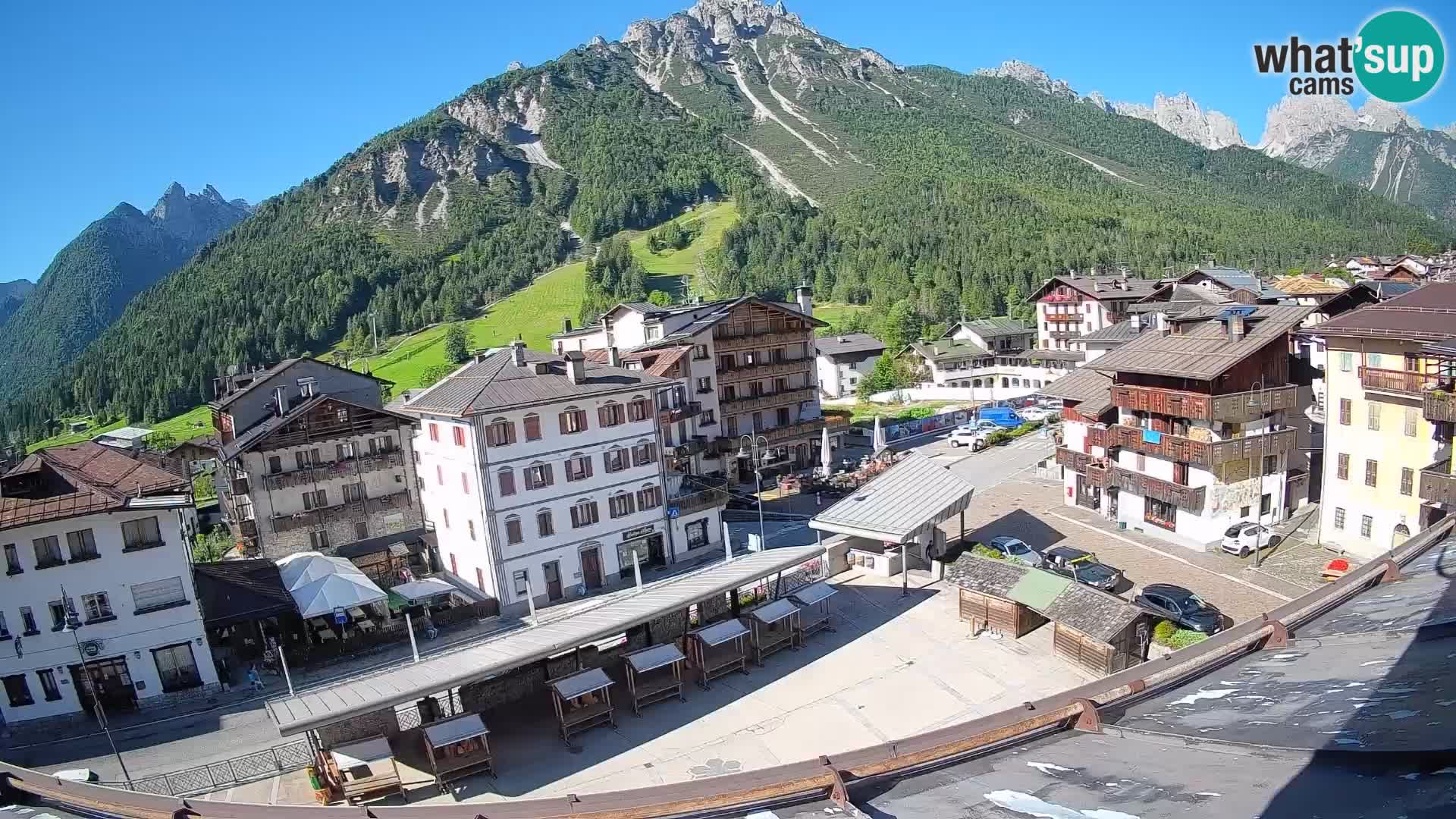 Piazza centrale di Forni di Sopra