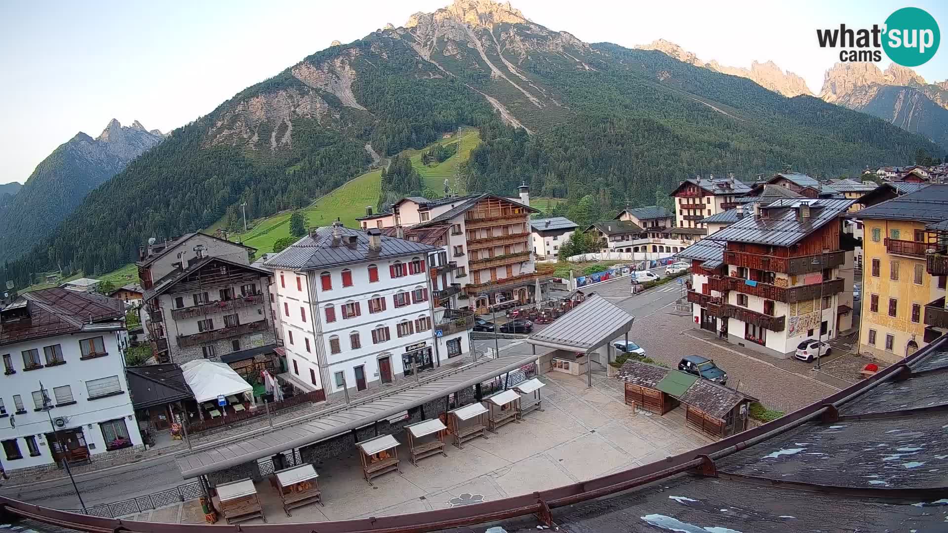 Plaza principal de Forni di Sopra