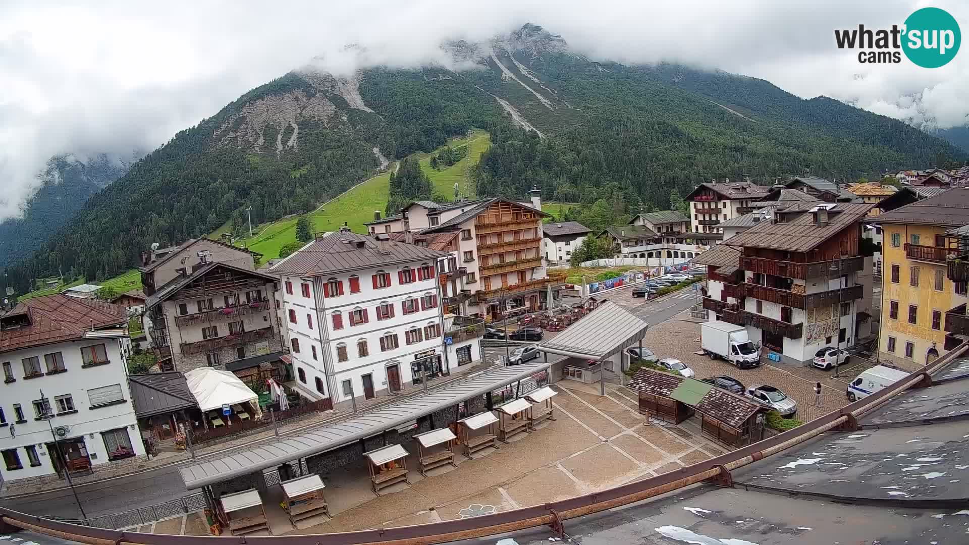 Piazza centrale di Forni di Sopra