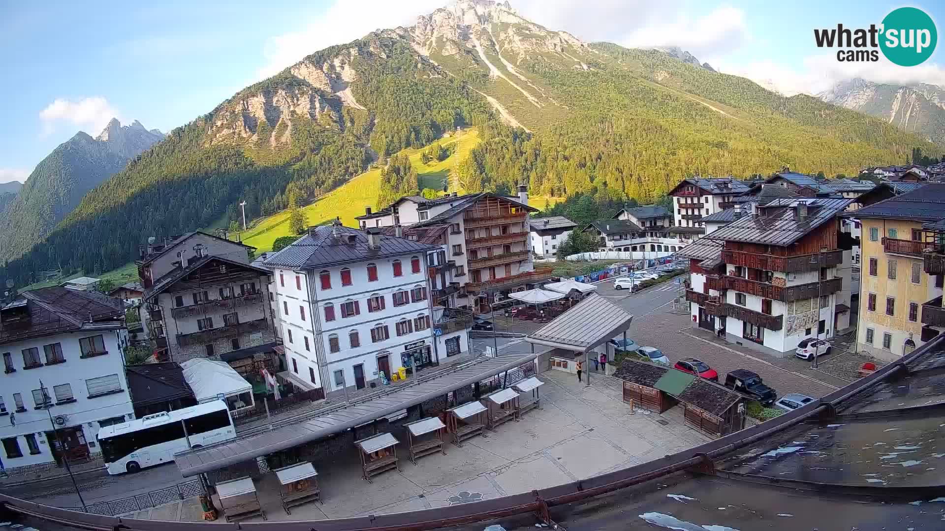 Piazza centrale di Forni di Sopra