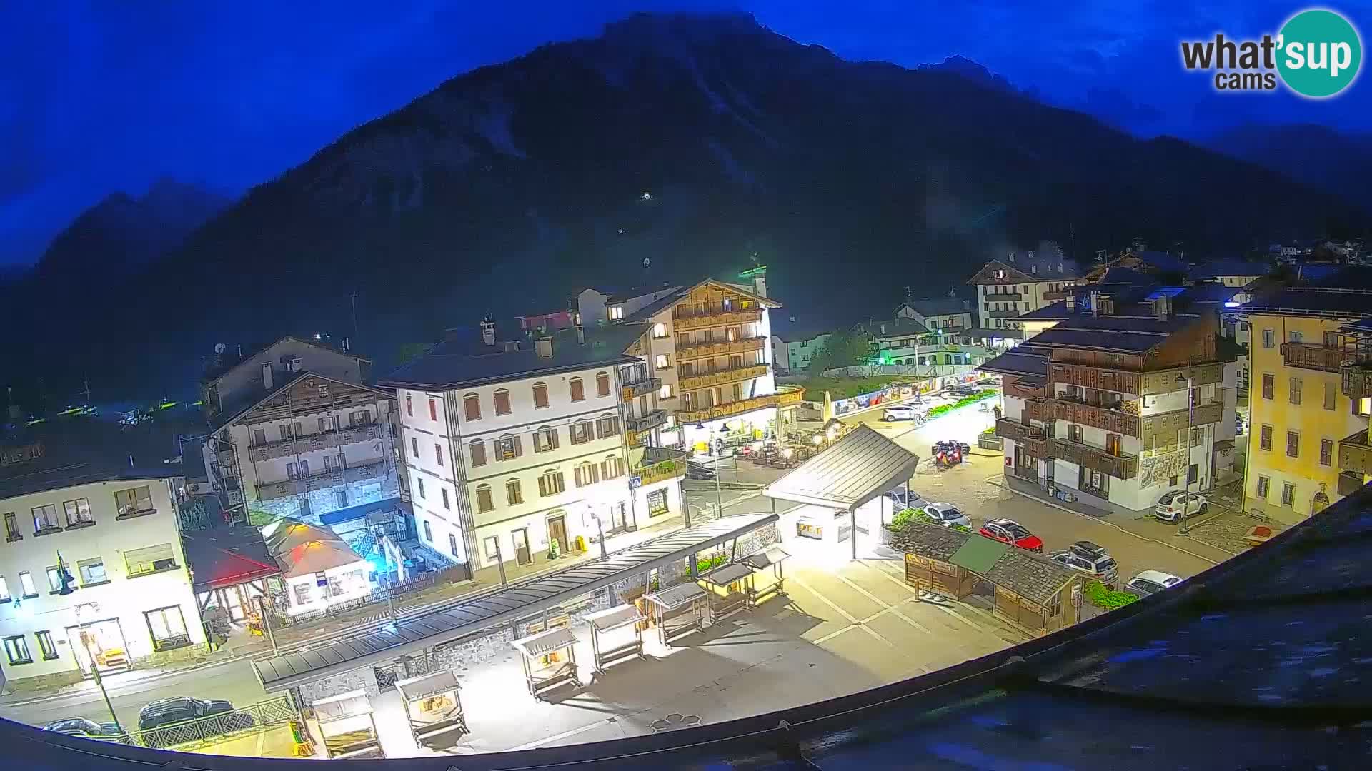 Piazza centrale di Forni di Sopra