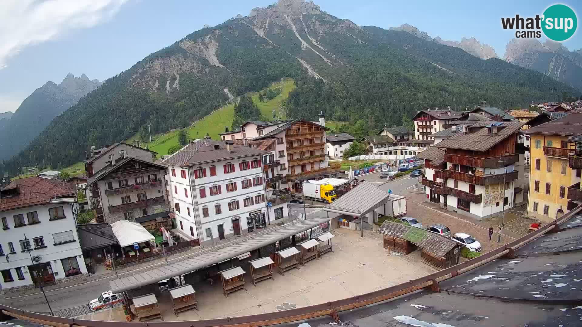 Hauptplatz von Forni di Sopra