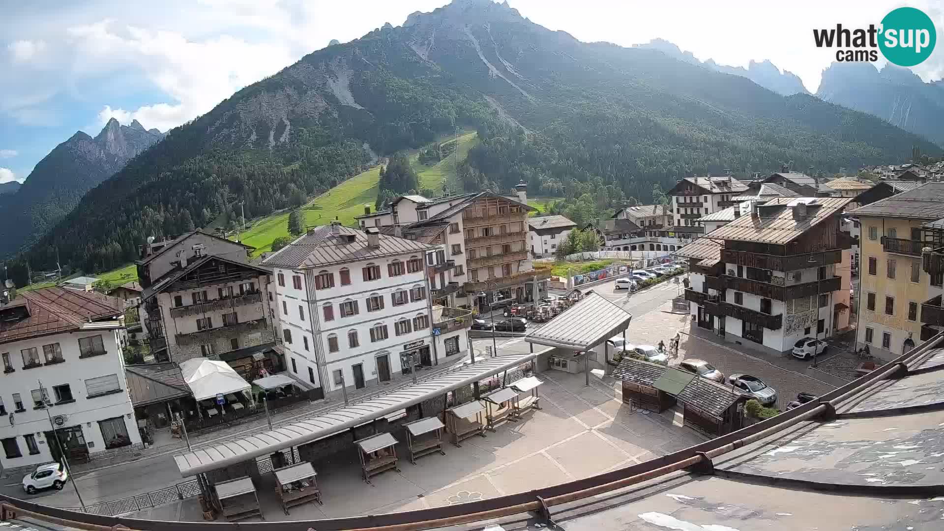 Plaza principal de Forni di Sopra