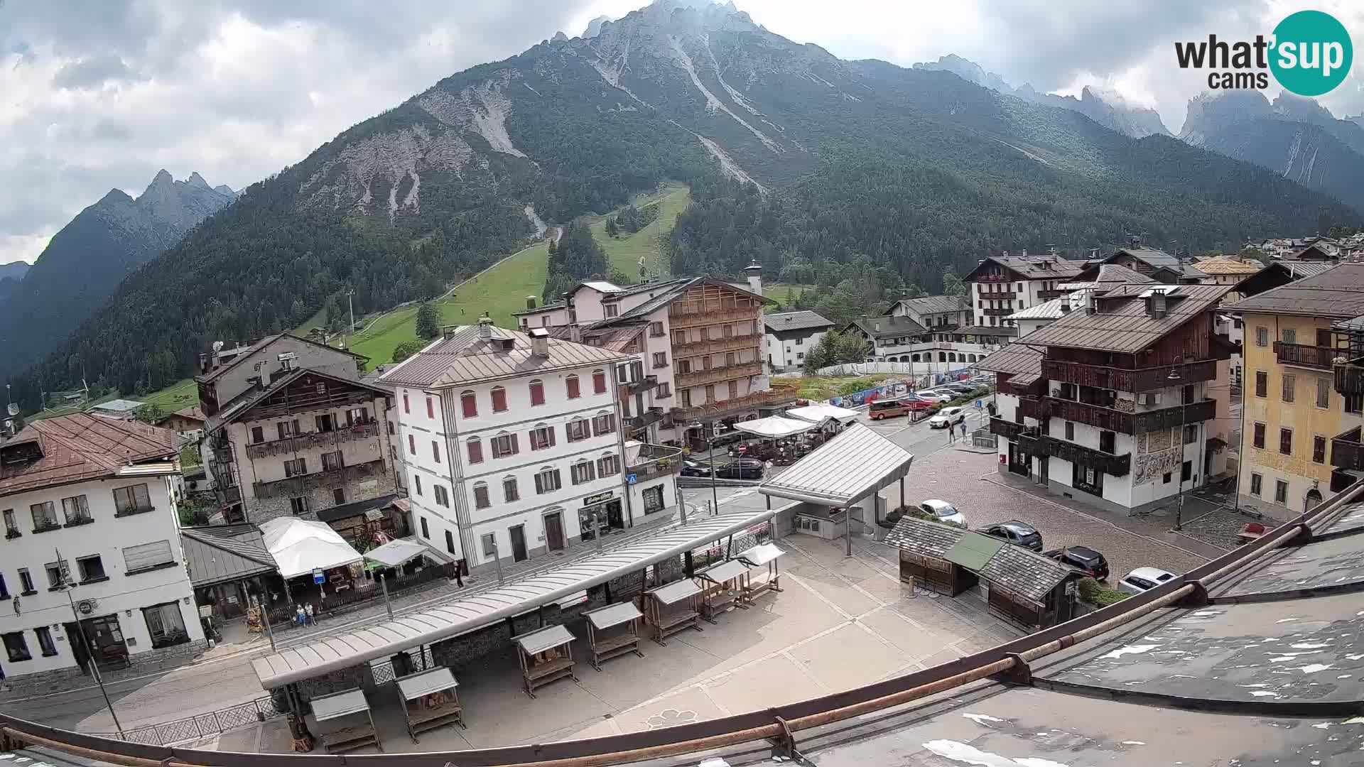 Plaza principal de Forni di Sopra