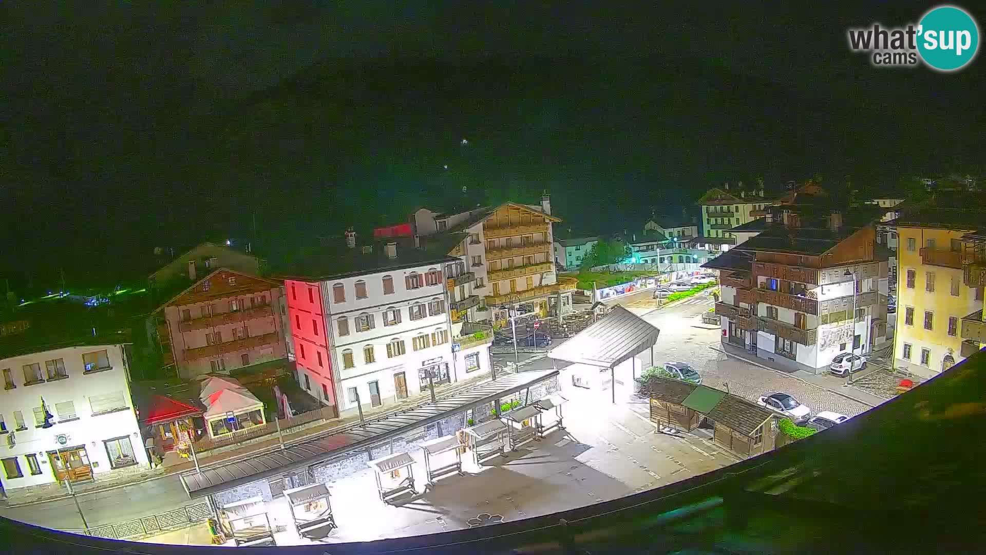 Plaza principal de Forni di Sopra