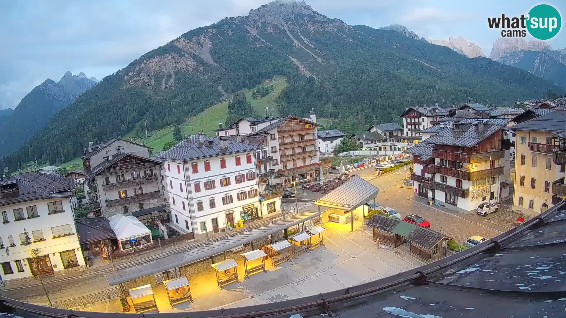 Piazza centrale di Forni di Sopra