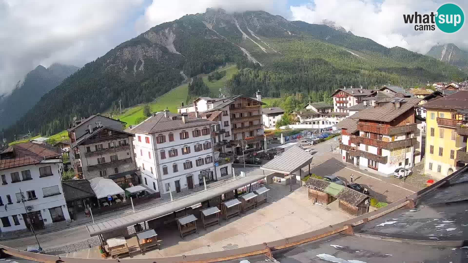 Piazza centrale di Forni di Sopra