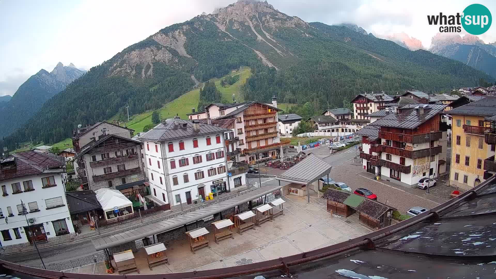 Plaza principal de Forni di Sopra