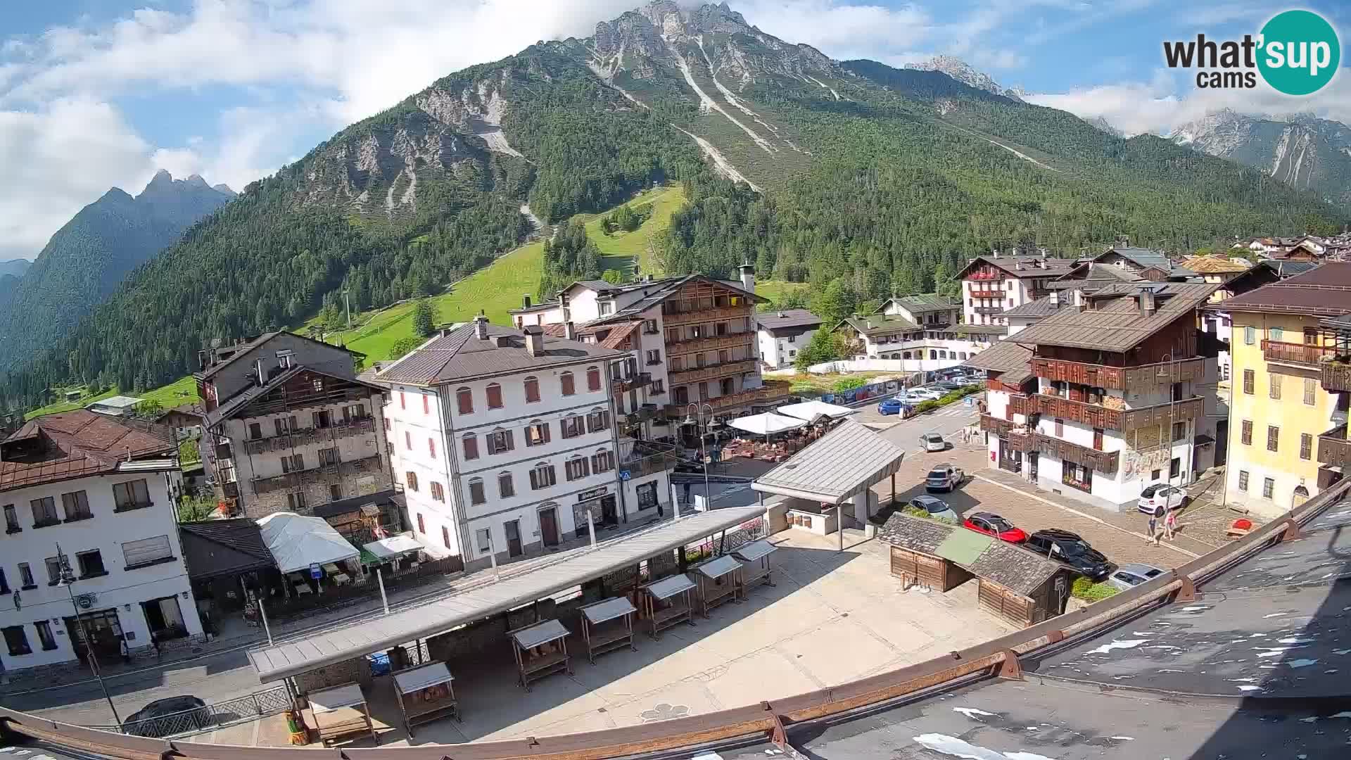 Piazza centrale di Forni di Sopra