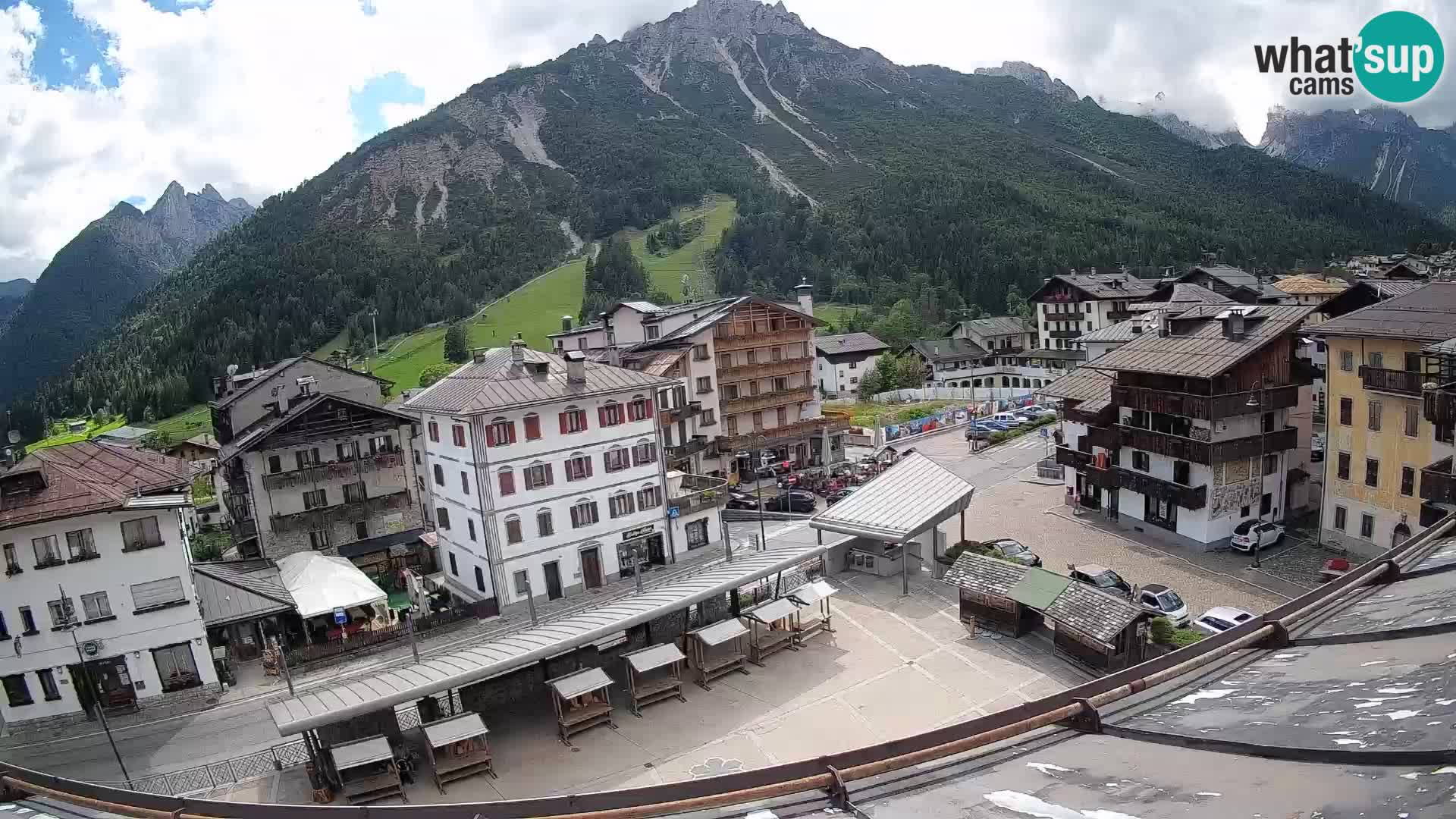 Piazza centrale di Forni di Sopra