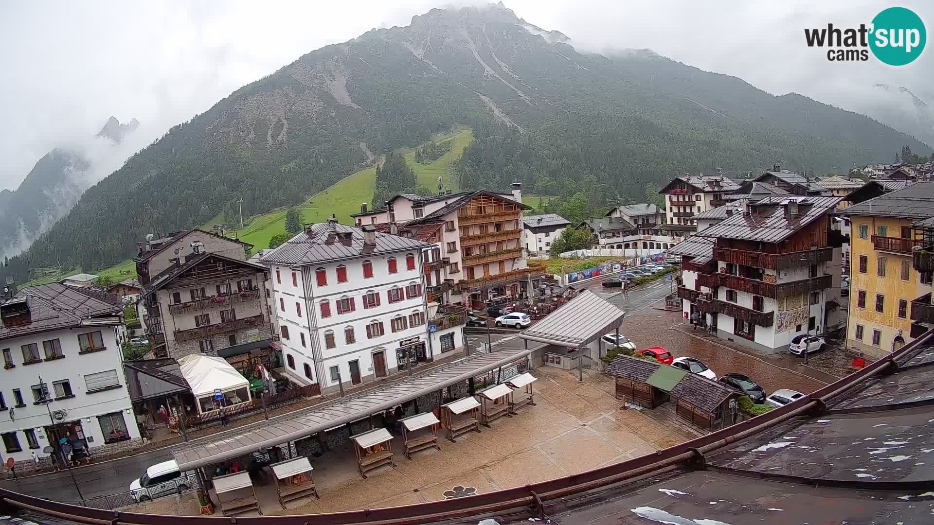 Plaza principal de Forni di Sopra