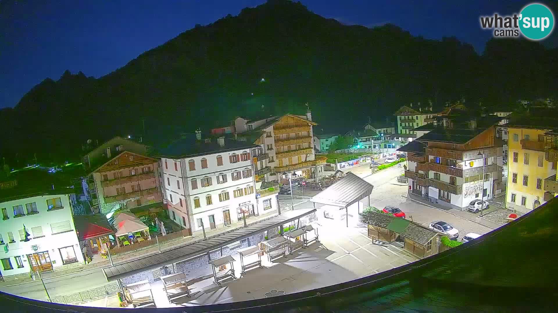 Plaza principal de Forni di Sopra