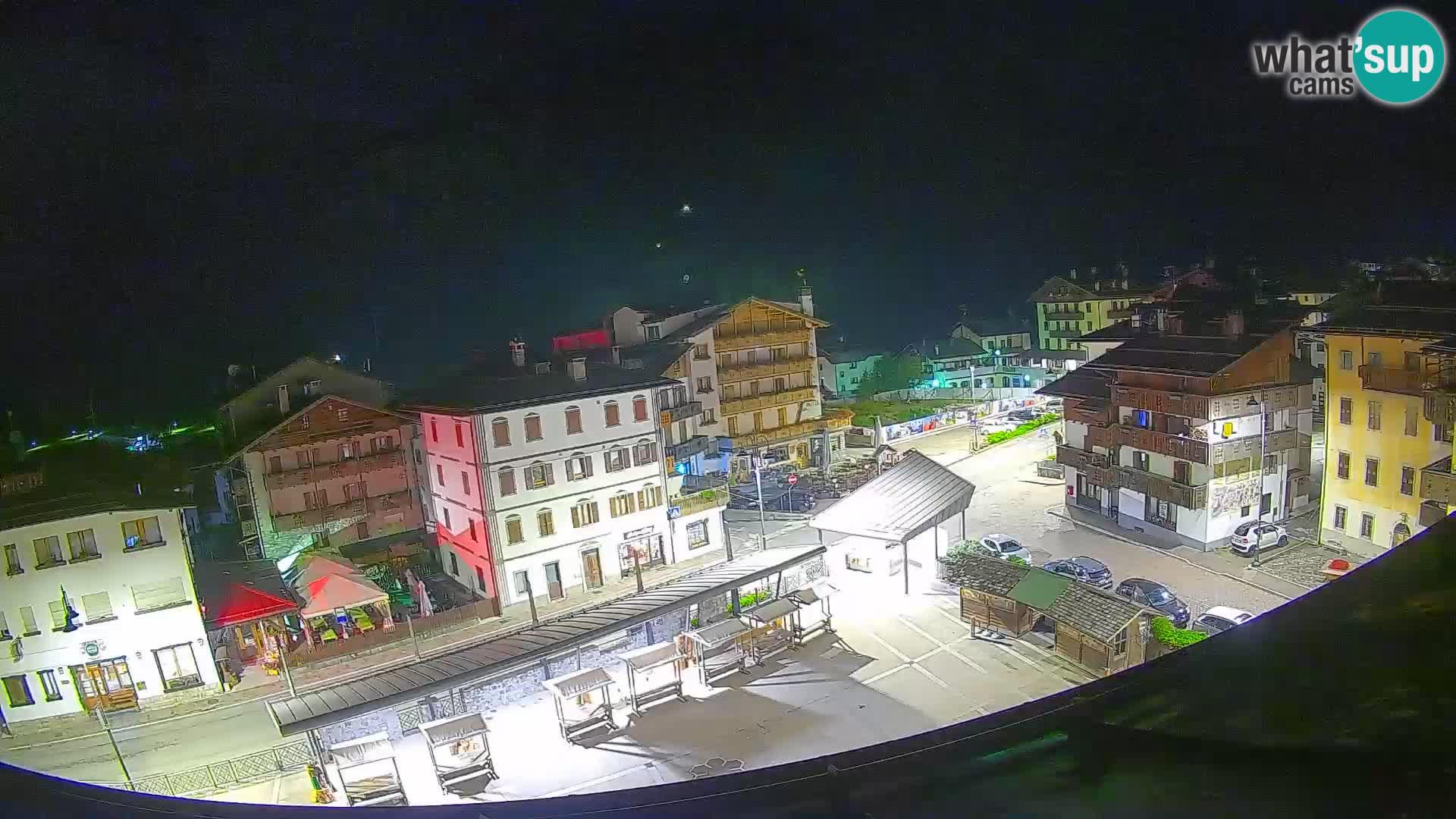Plaza principal de Forni di Sopra