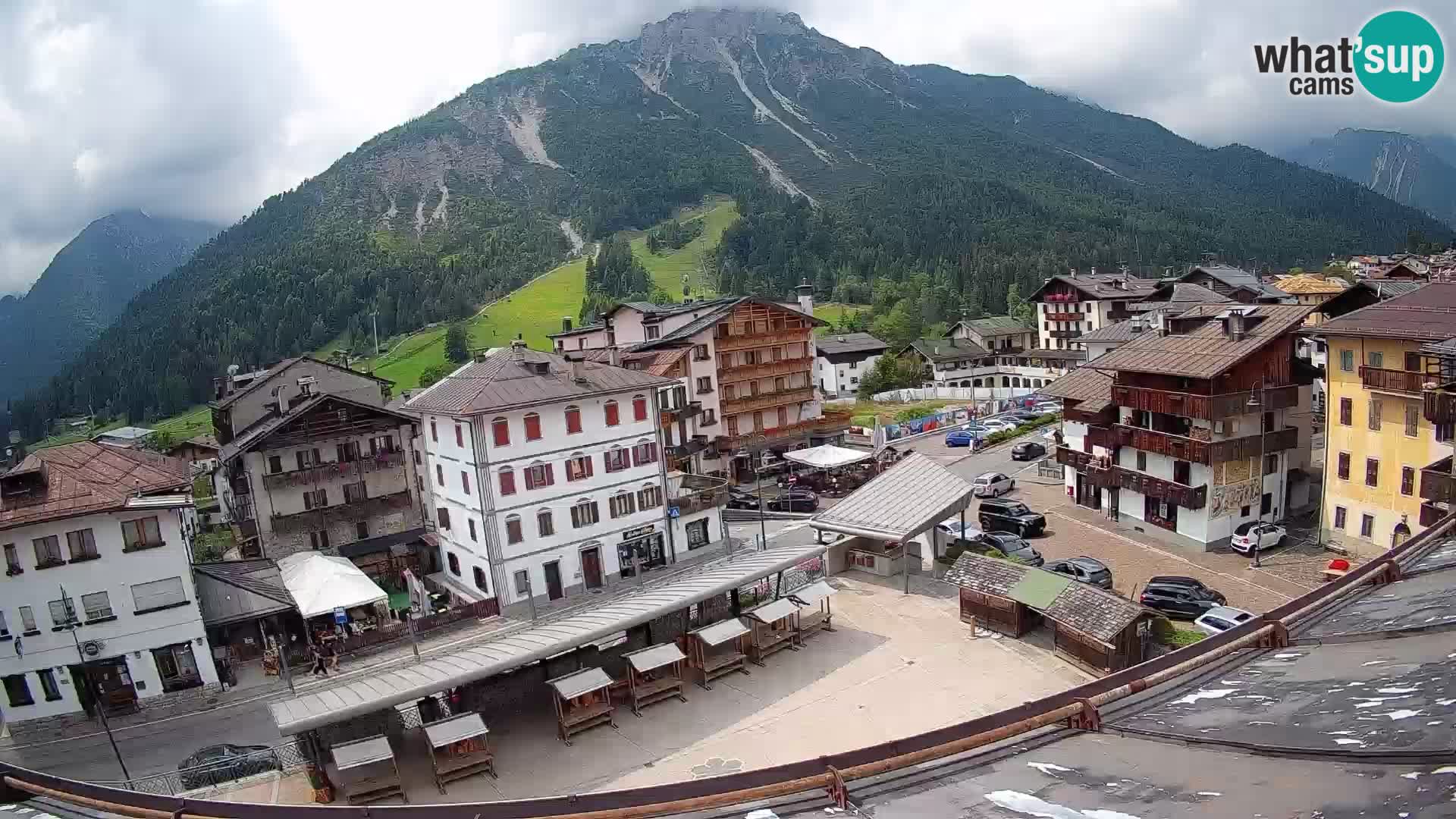 Plaza principal de Forni di Sopra