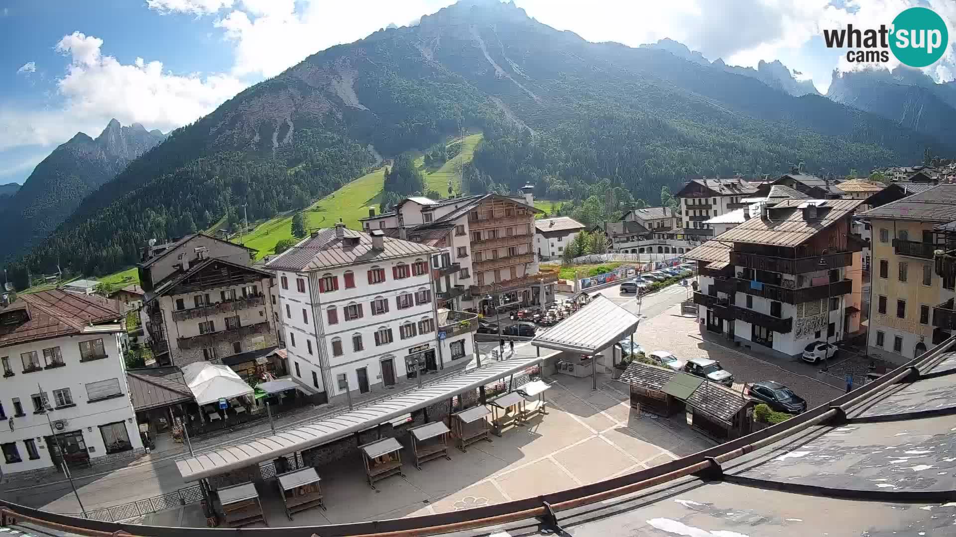 Piazza centrale di Forni di Sopra