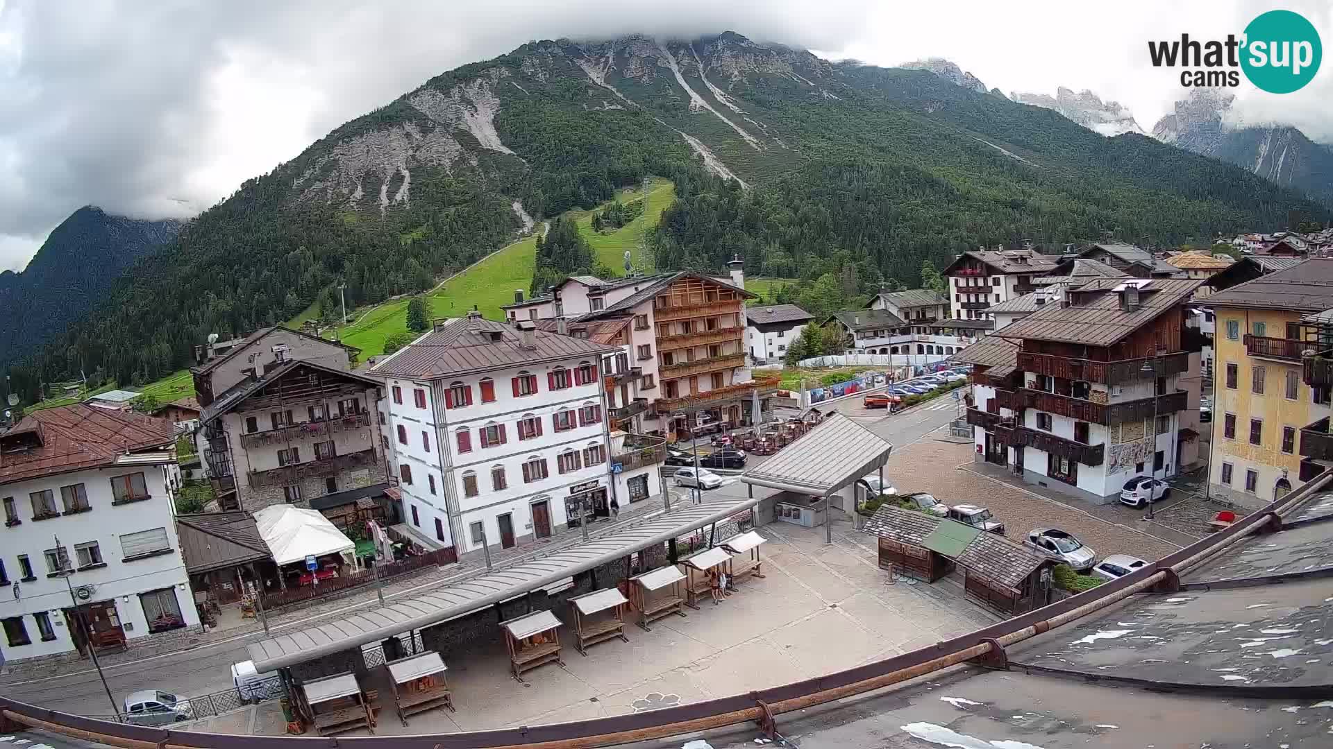 Plaza principal de Forni di Sopra