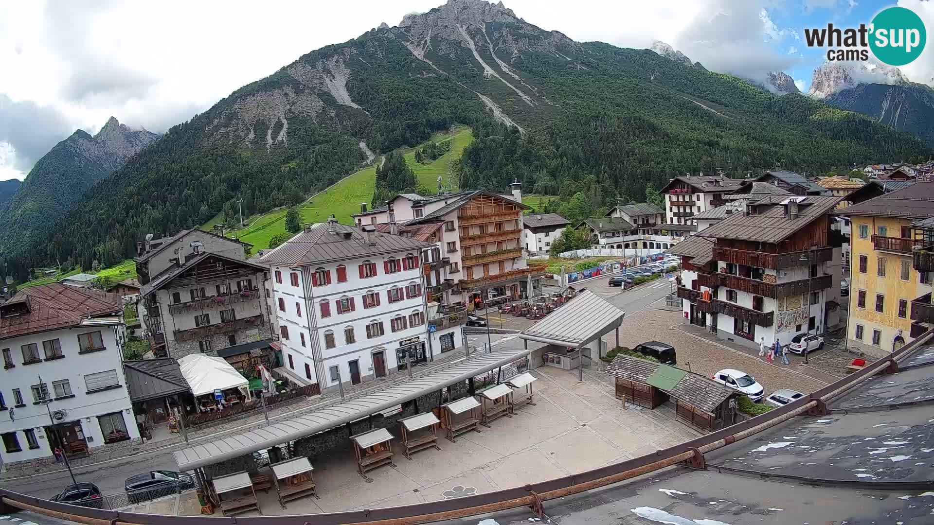 Plaza principal de Forni di Sopra