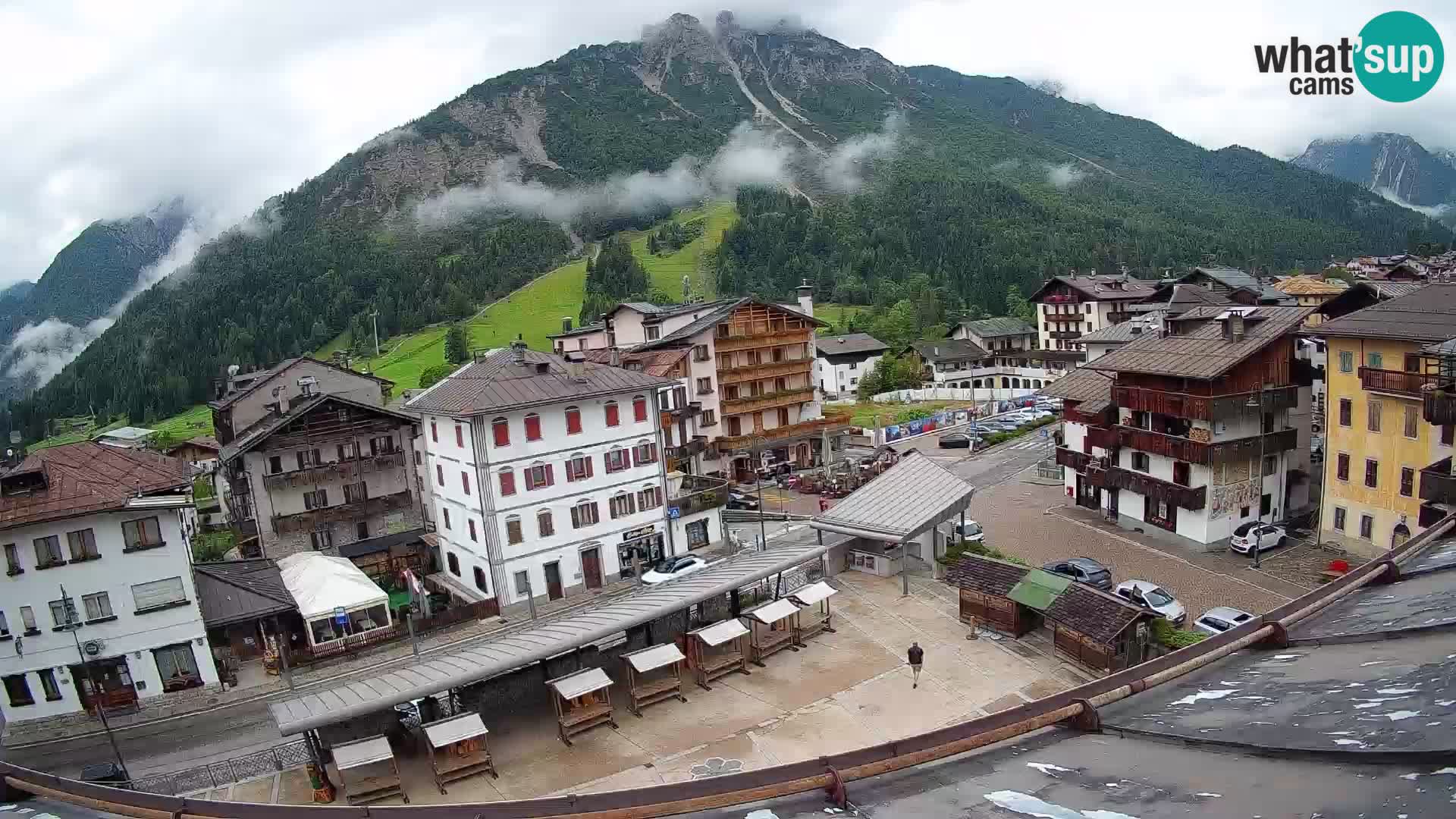 Piazza centrale di Forni di Sopra