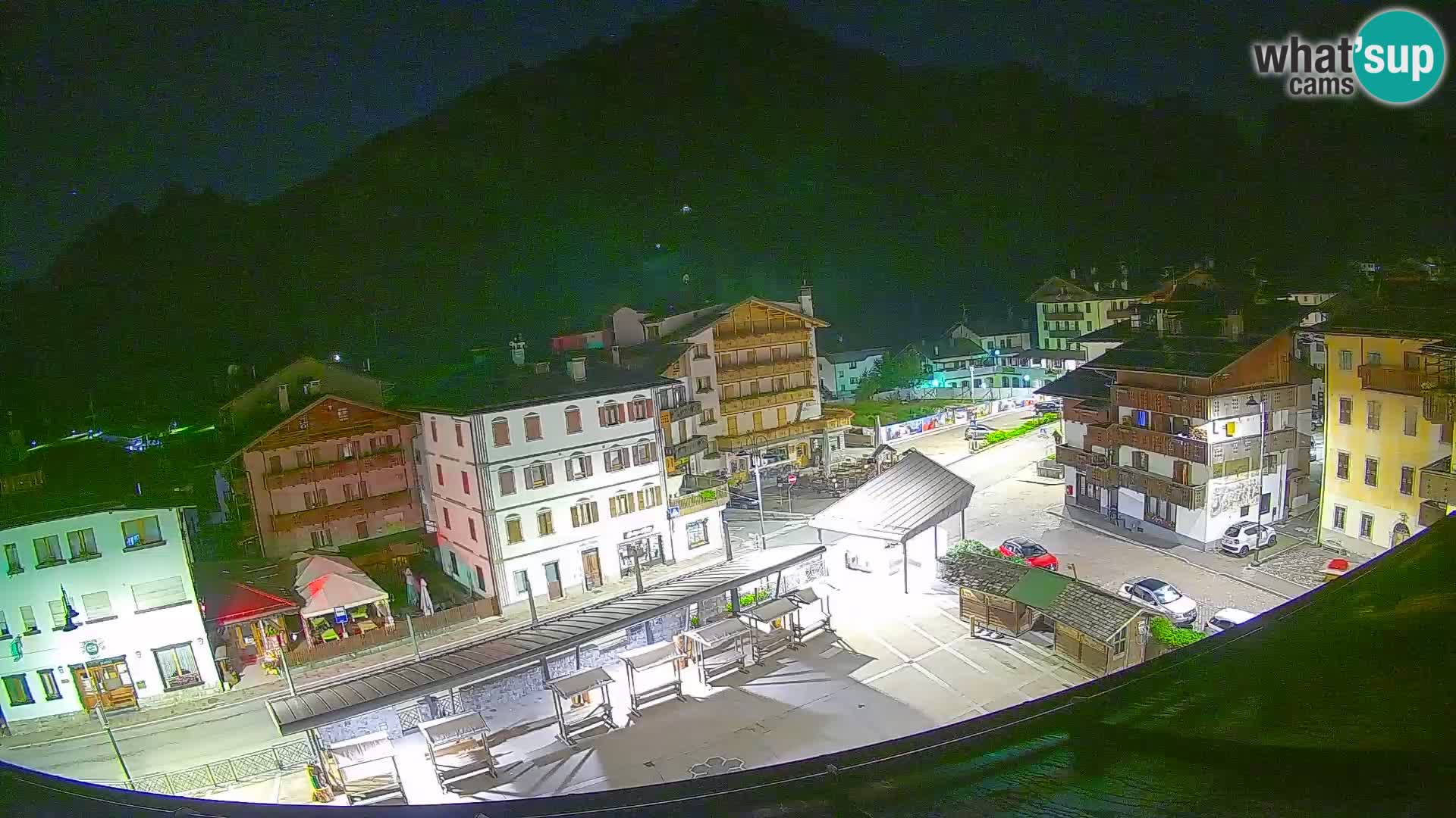 Piazza centrale di Forni di Sopra