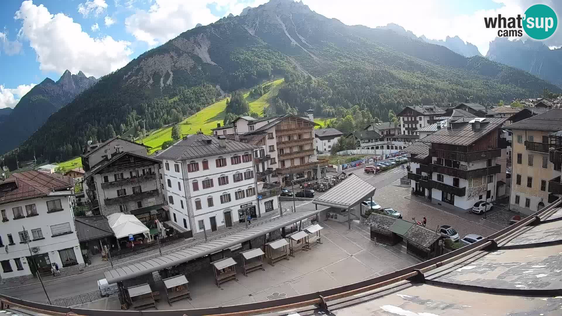 Piazza centrale di Forni di Sopra